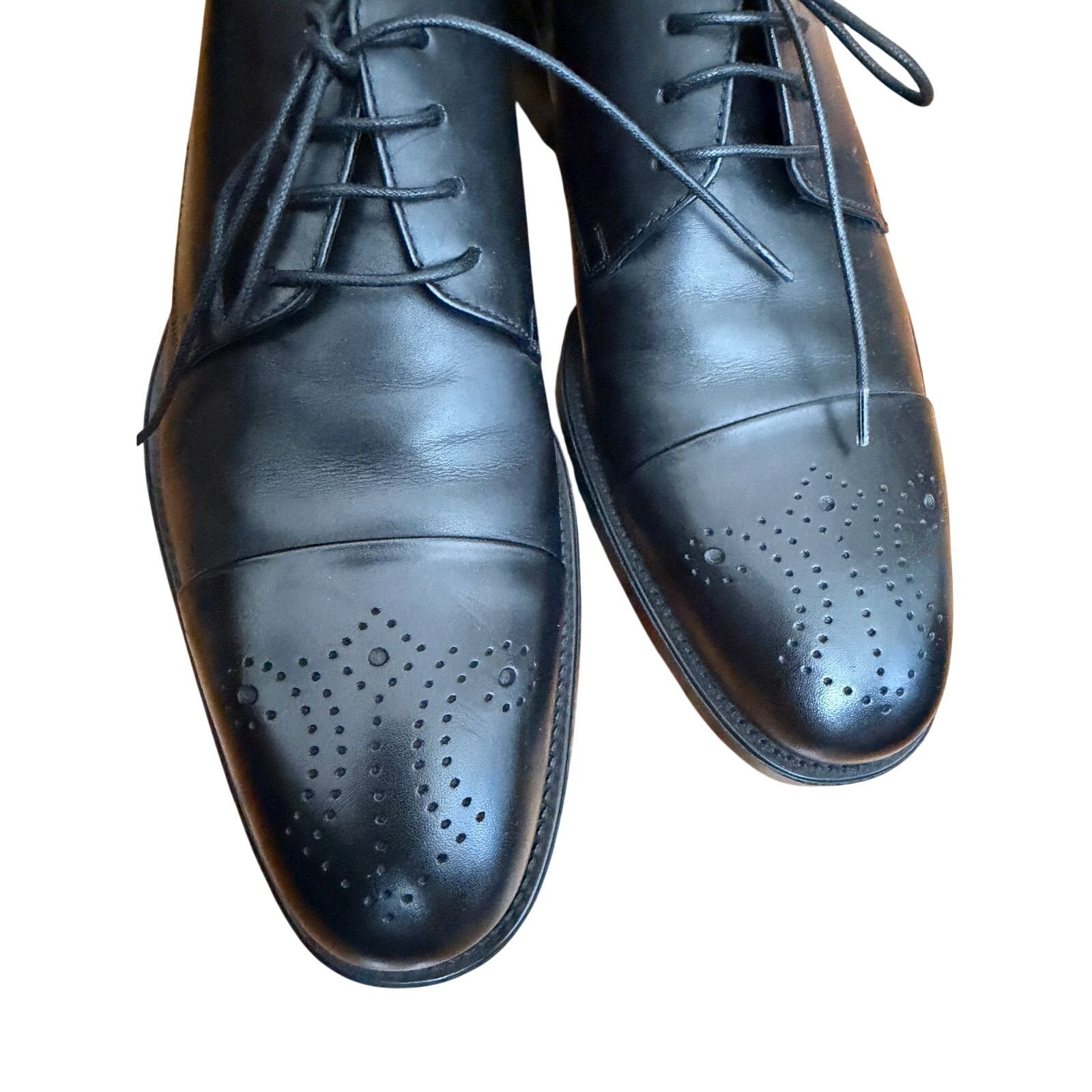 Salvatore Ferragamo Salvatore Ferragamo Like New Men's Black Leather Oxford Size US 7 / EU 40 - 2 Thumbnail