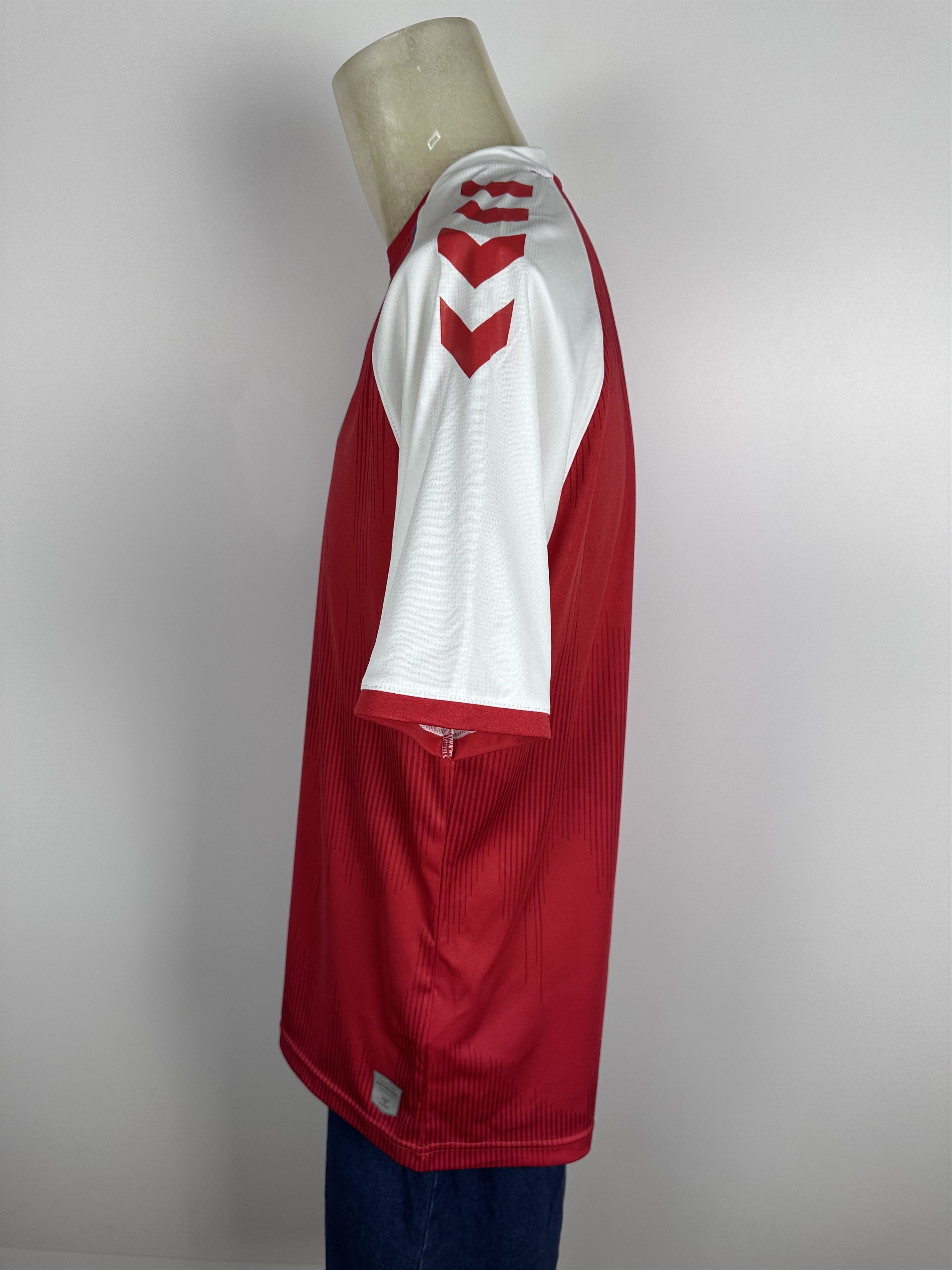 Hummel DENMARK 2021 2022 FOOTBALL SHIRT SOCCER JERSEY #8 DELANEY Size US XL / EU 56 / 4 - 10 Thumbnail