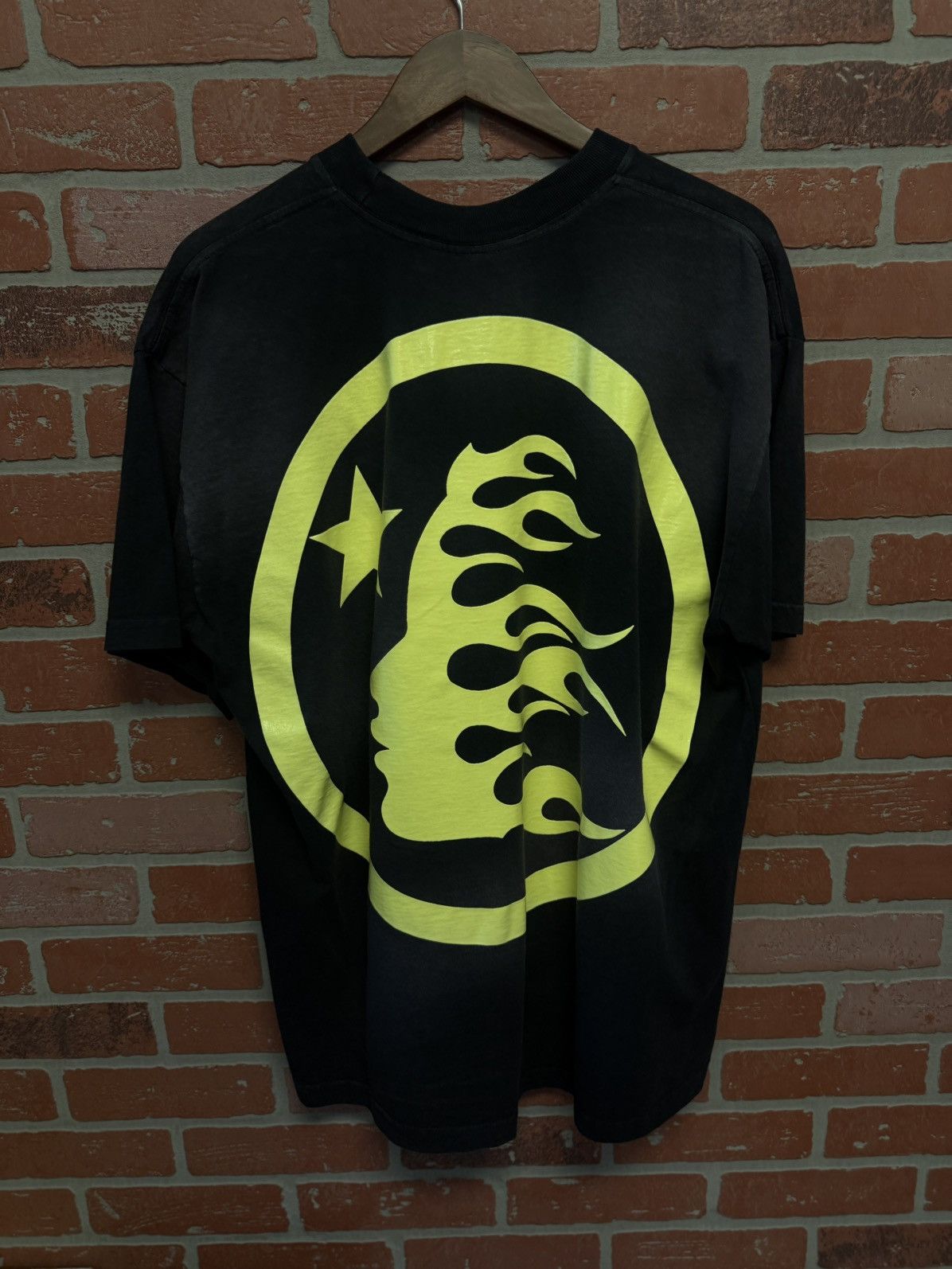 HELLSTAR Hellstar Black Yellow Logo Tee Shirt 100% Authentic Size M Size US M / EU 48-50 / 2 - 5 Thumbnail