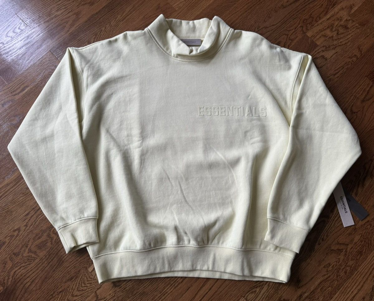 Essentials Large Mockneck Egg Shell Canary Sweatshirt Crewneck Pullover Size US L / EU 52-54 / 3 - 1 Thumbnail
