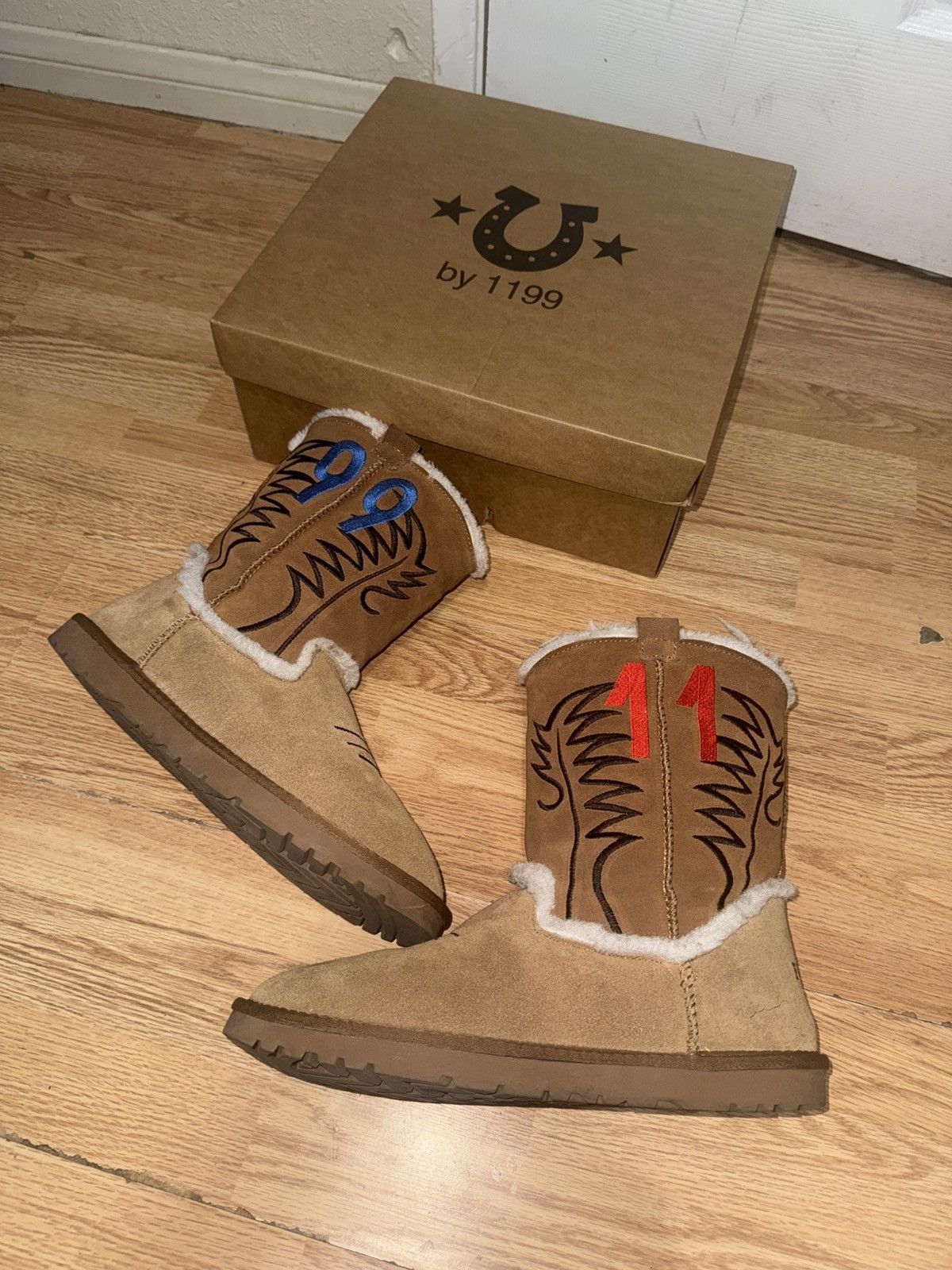1199 1199 CowboyHugs Size US 12 / EU 45 - 1 Thumbnail