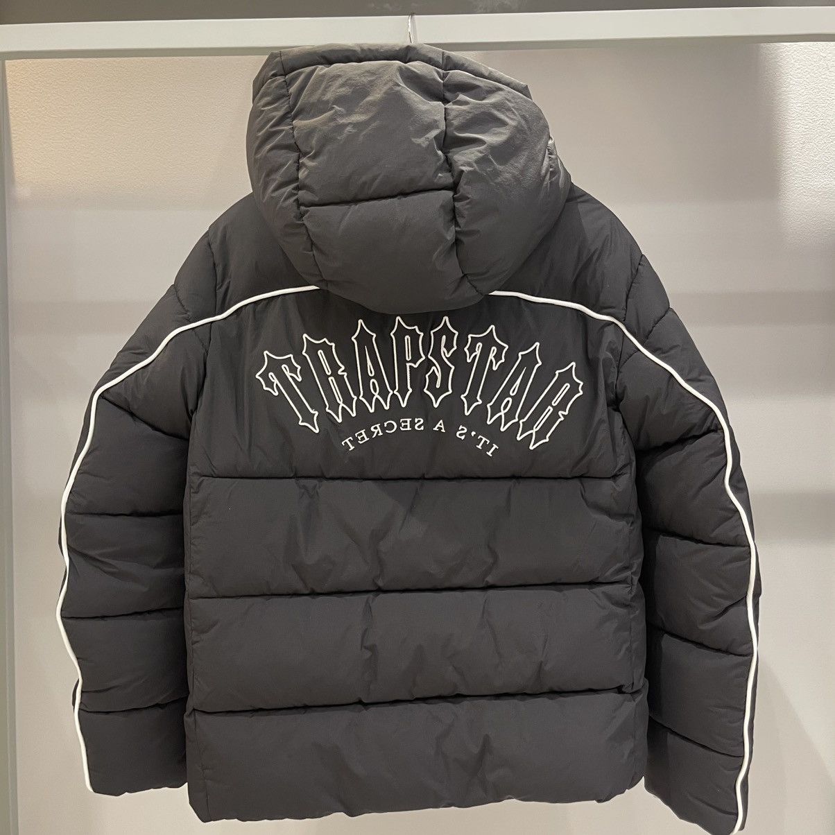 Trapstar London Trapstar Irongate Arch Pipping Puffer Jacket Size US M / EU 48-50 / 2 - 3 Thumbnail