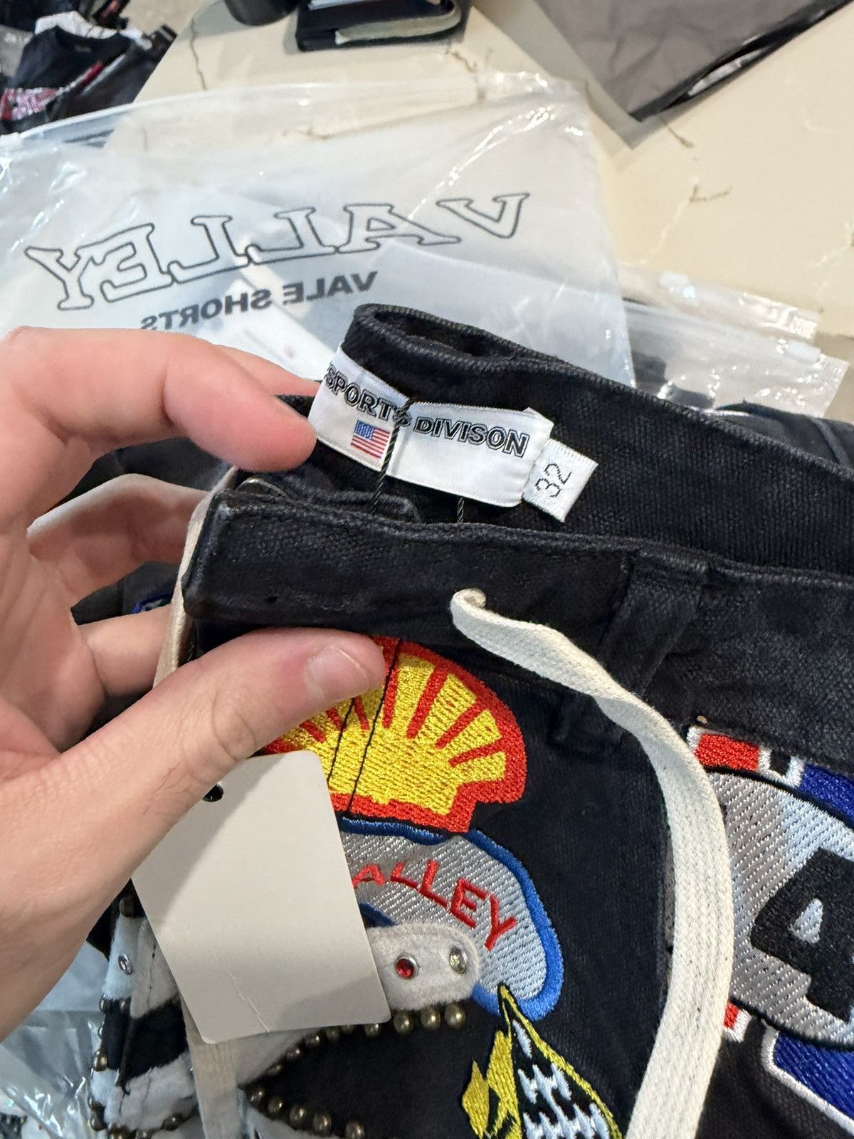 Vale Vale Forever Black 1980s Patchwork Jorts – Black – New 32 Size US 32 / EU 48 - 8 Thumbnail