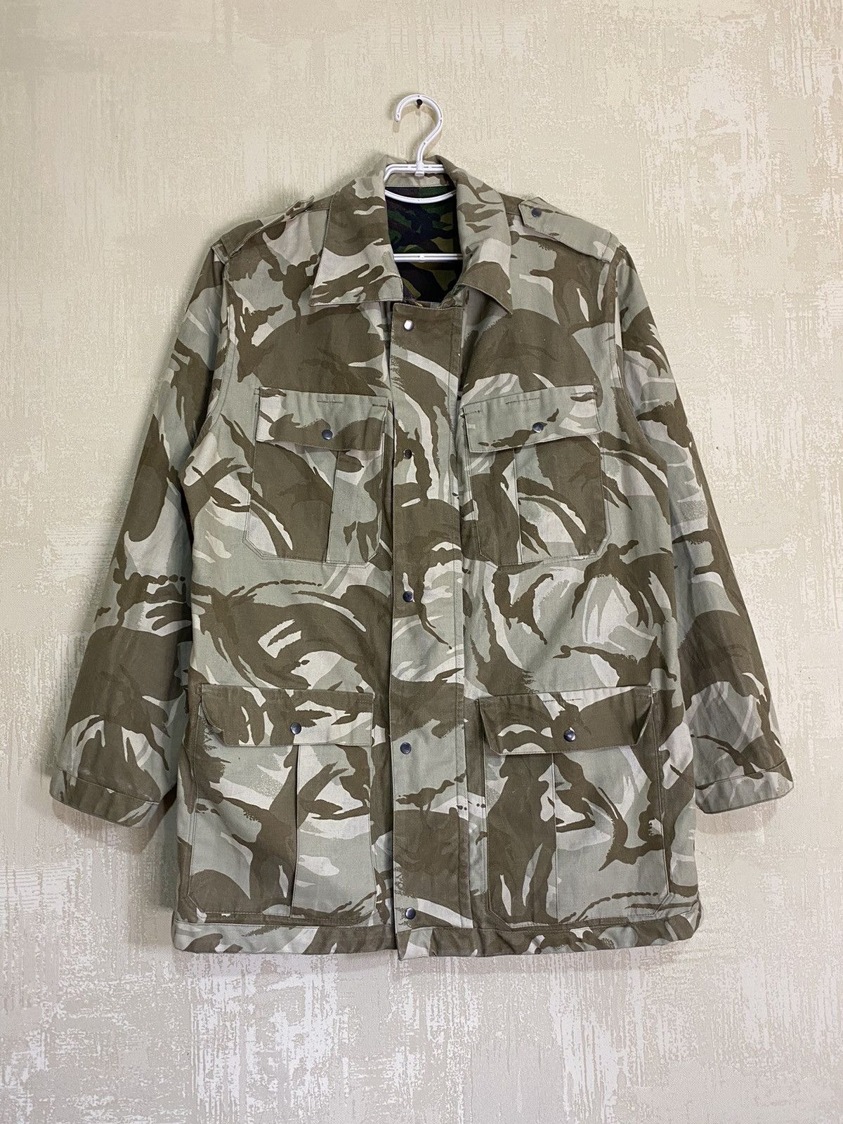 image of Military x Vintage 2 Side Mtu/dpu British Army Coat Gripper Button in Camo, Men's (Size XL)