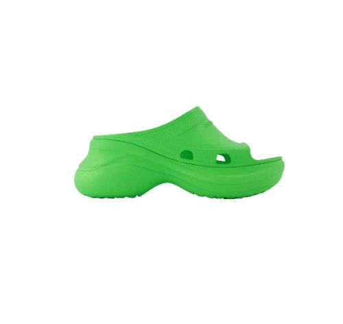 o1la1rc1a0824 Pool Crocs Slide Sandals in Green