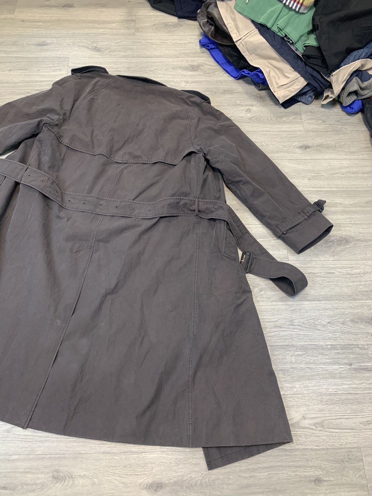 Burberry Burberry London Vintage Trench Coat Plaid Lining Size 50 Size US M / EU 48-50 / 2 - 11 Thumbnail