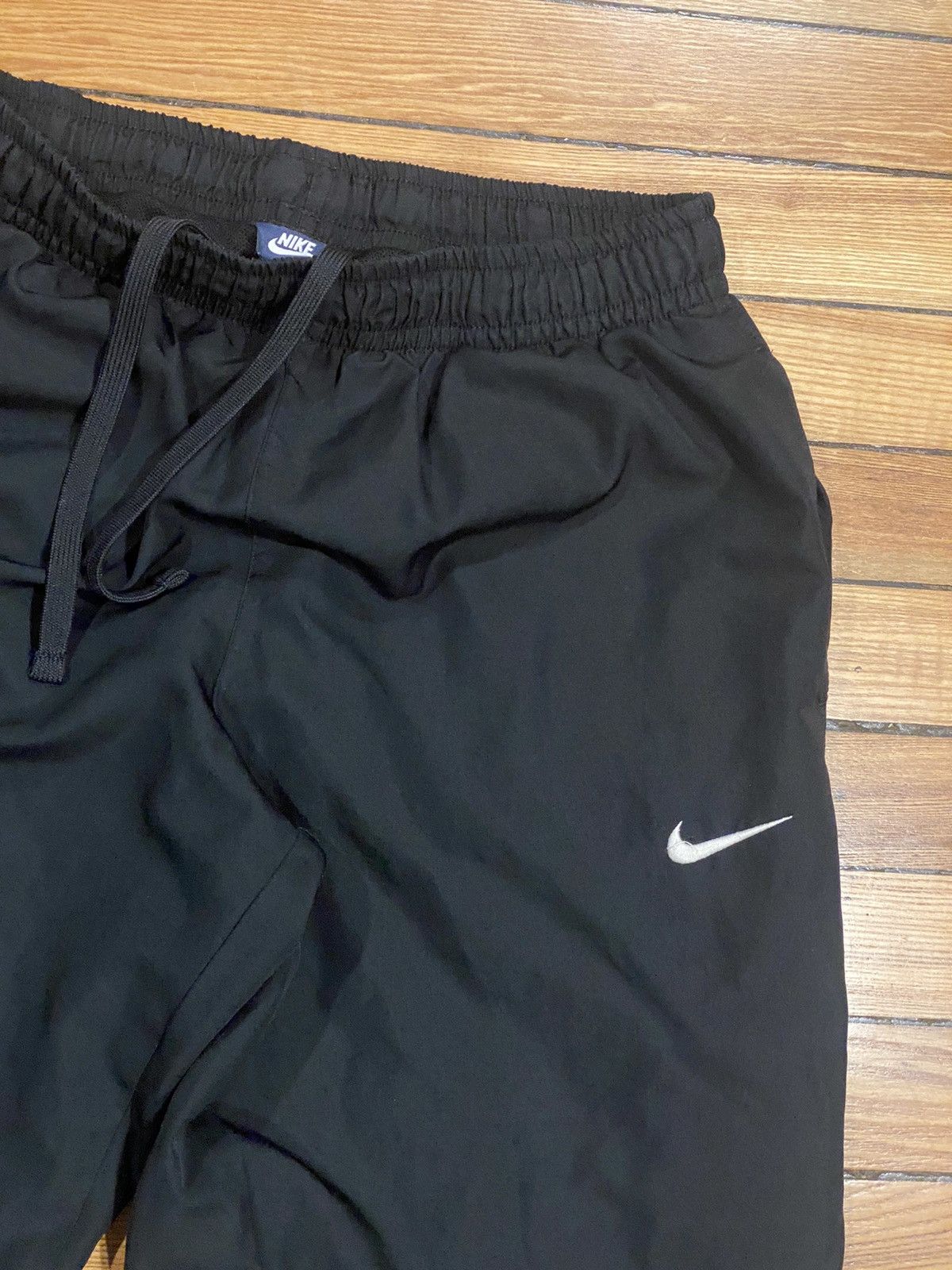 Nike Nike swishy pants Med Size US 34 / EU 50 - 2 Thumbnail