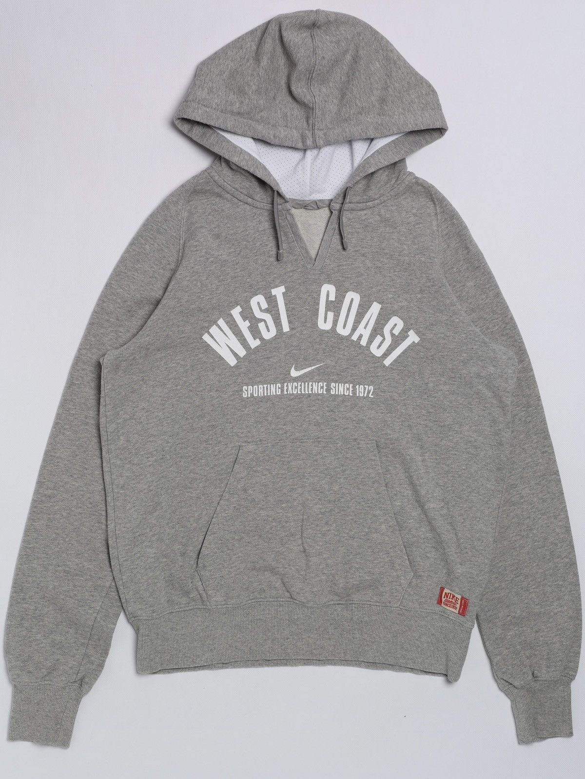 Nike Vintage Nike Center Logo Hoodie West Coast Swoosh Size US L / EU 52-54 / 3 - 1 Thumbnail