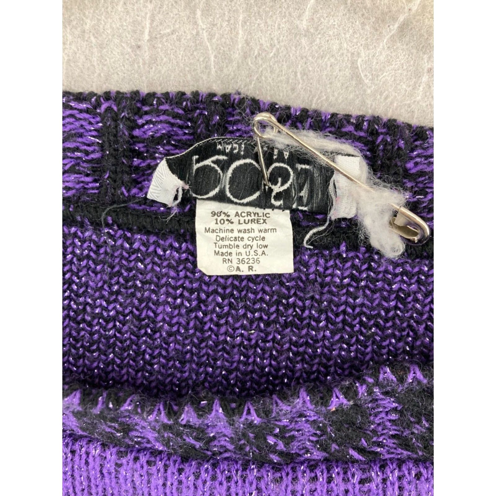 Vintage VINTAGE Rose Sweater Large Purple Geometric Knit Long Sleeve Boat Neck 80s 90s Womens Size L / US 10 / IT 46 - 6 Thumbnail