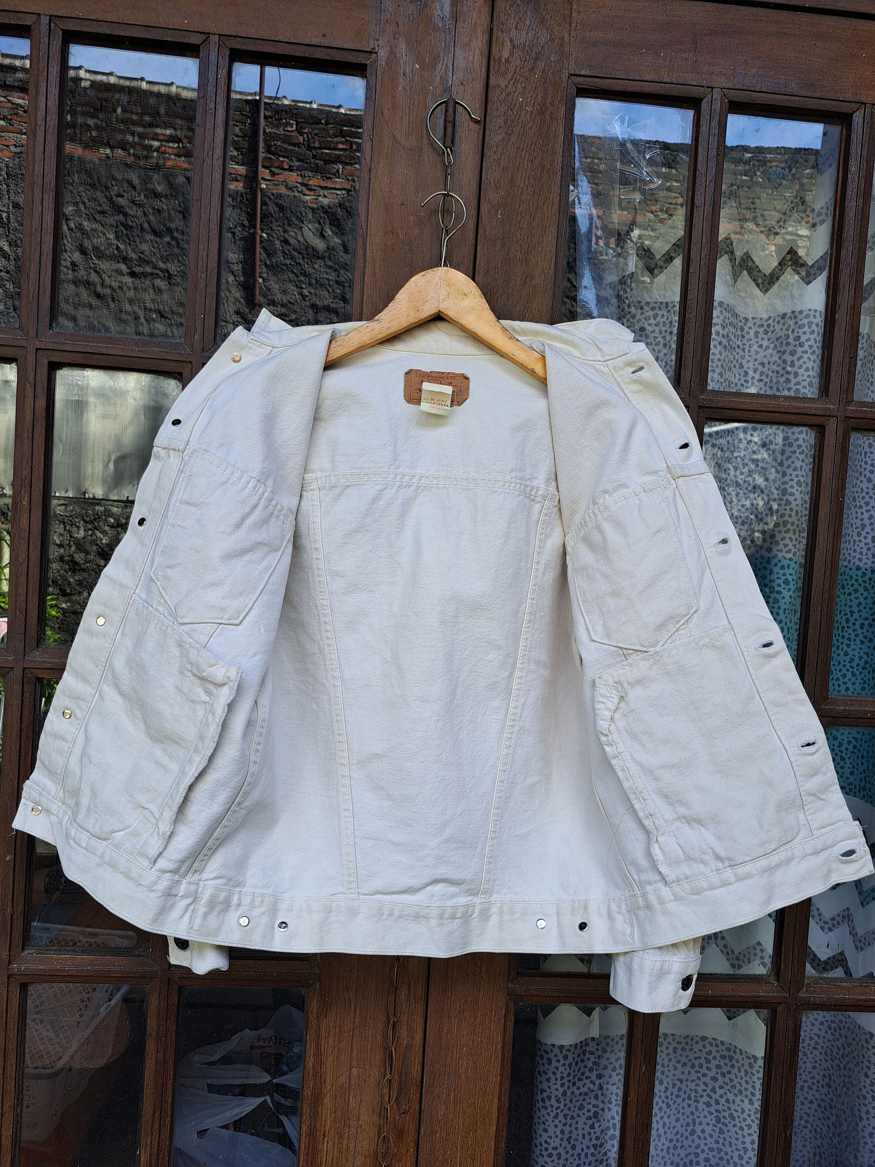 Levi's Vintage Clothing Vintage 80s LEVIS Usa Trucker Denim Jacket White L Unisex Size US L / EU 52-54 / 3 - 4 Thumbnail