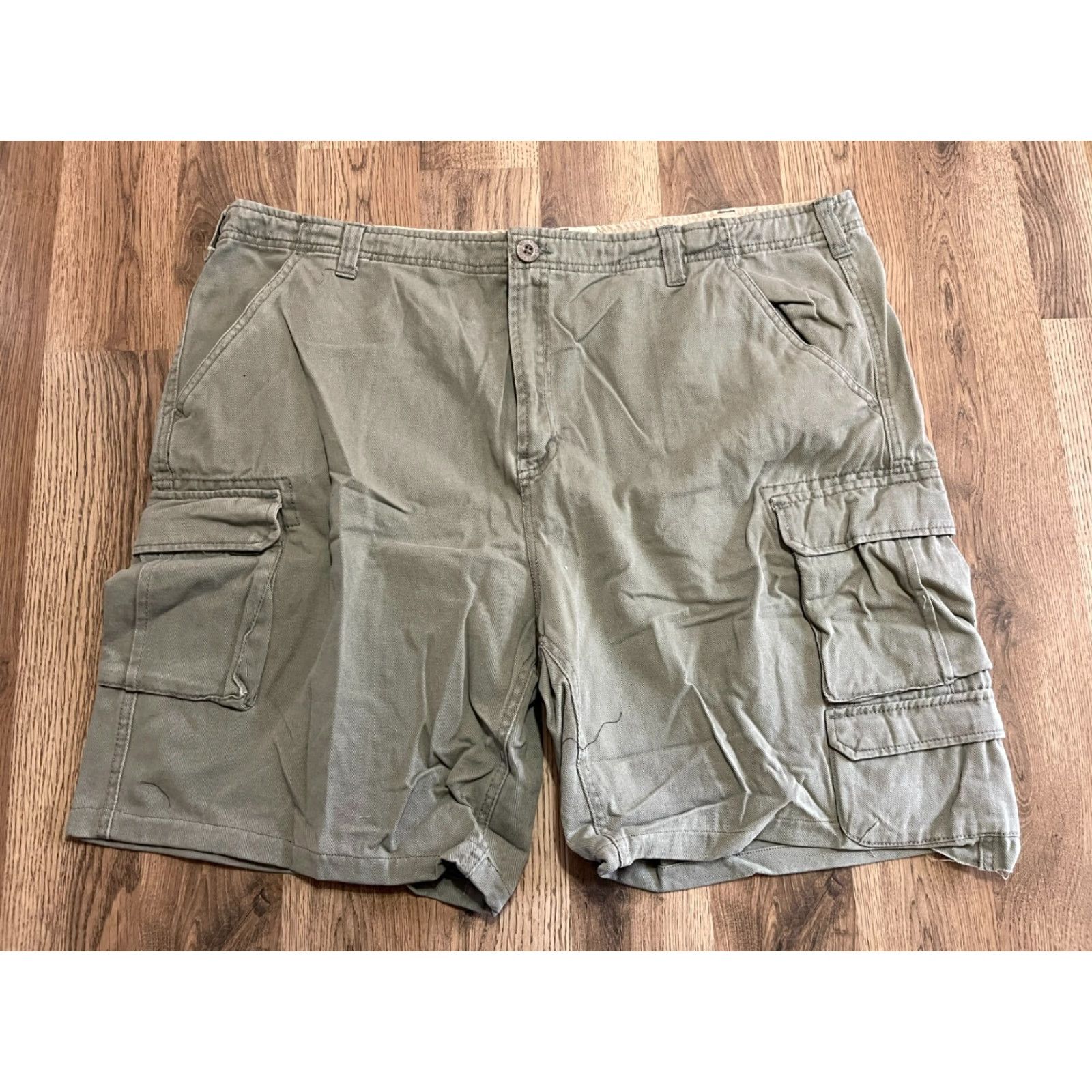MILLY Old Mill Men’s Cargo Shorts, 42, Green, Relaxed Fit, Multi Pockets, Cargo Short, Vintage? No. Size US 42 / EU 58 - 2 Thumbnail