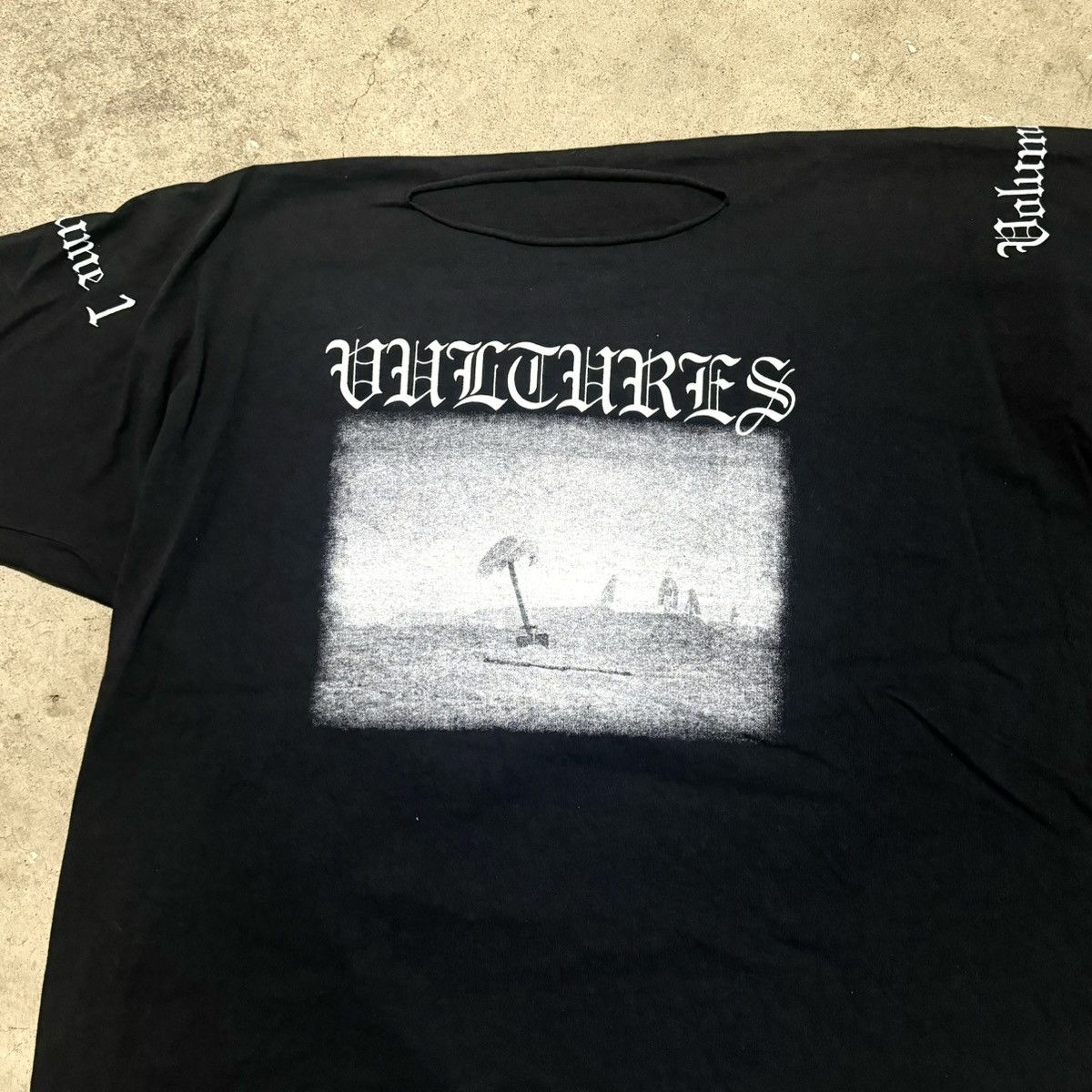 Yeezy KANYE WEST VULTURES TEE! Size US XL / EU 56 / 4 - 5 Thumbnail