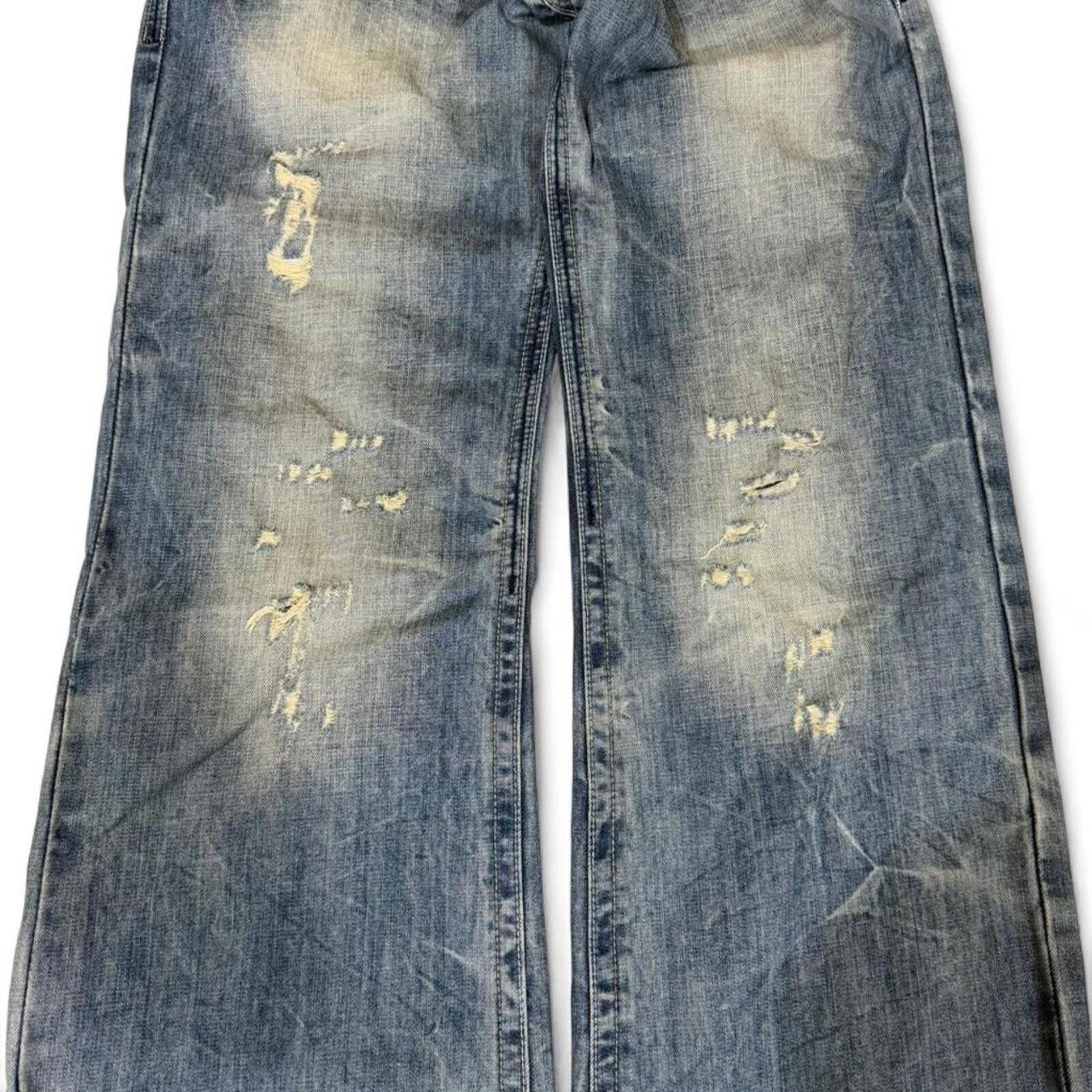 True Religion DOHC blue denim jeans with a unique design Size US 31 - 7 Thumbnail