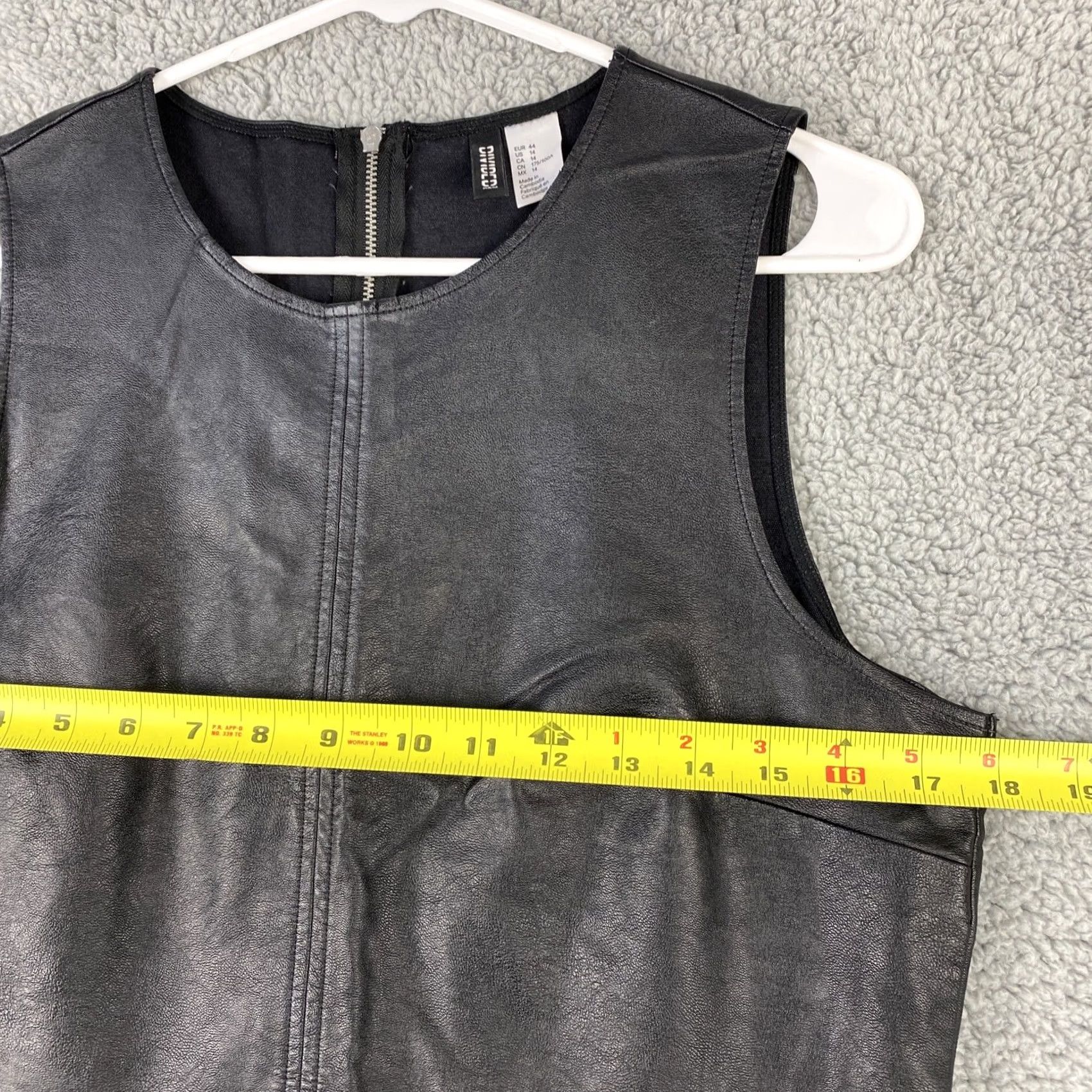H&M H & M Divided Top Shirt Tank Size 14 Black Leather Floral Round Neck Sleeveless Mini Casual Summer Womens Shirt Tank Size XL / US 12-14 / IT 48-50 - 4 Thumbnail