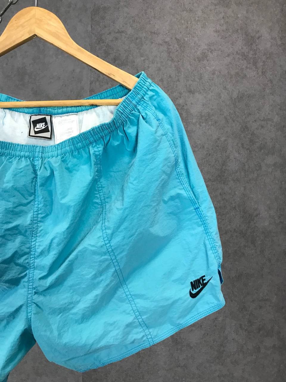 Vintage Nike swoosh streetwear vintage nylon shorts Size US 36 / EU 52 - 2 Thumbnail