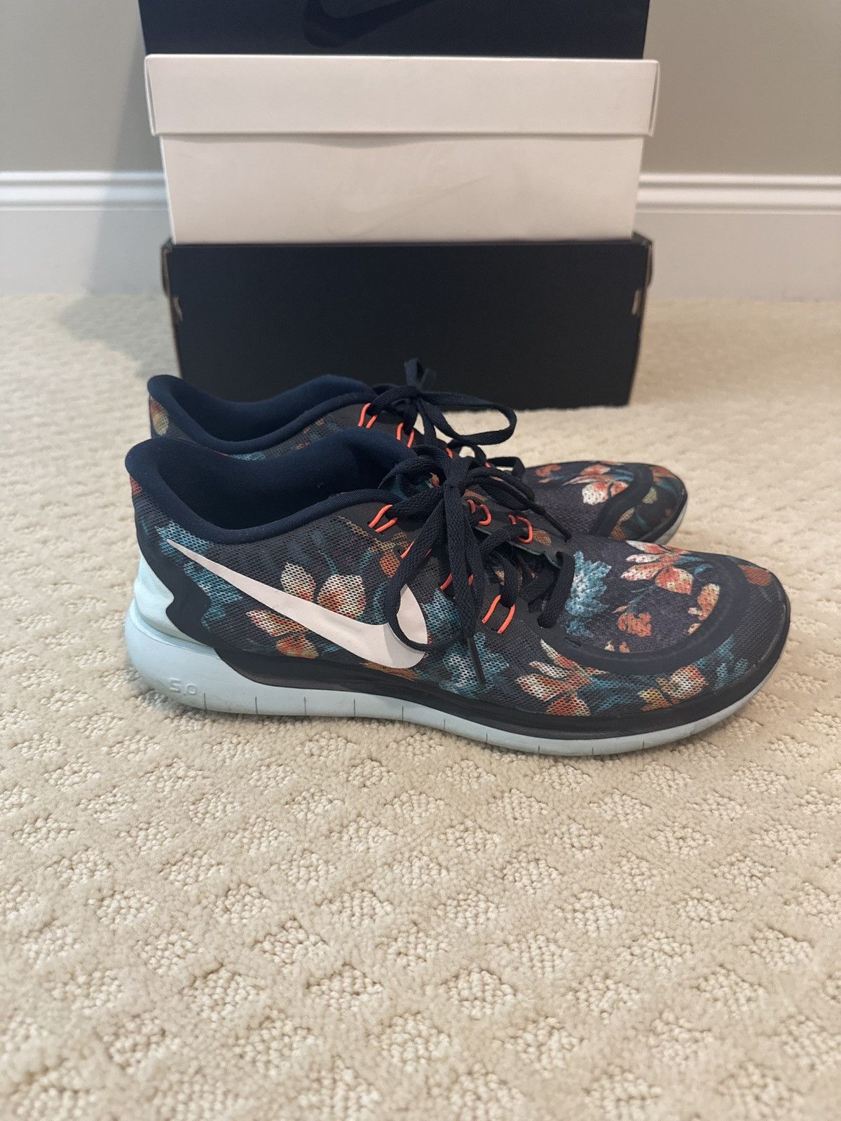 Nike Nike Free 5.0 Floral 2015 Size US 9.5 / EU 42-43 - 2 Thumbnail