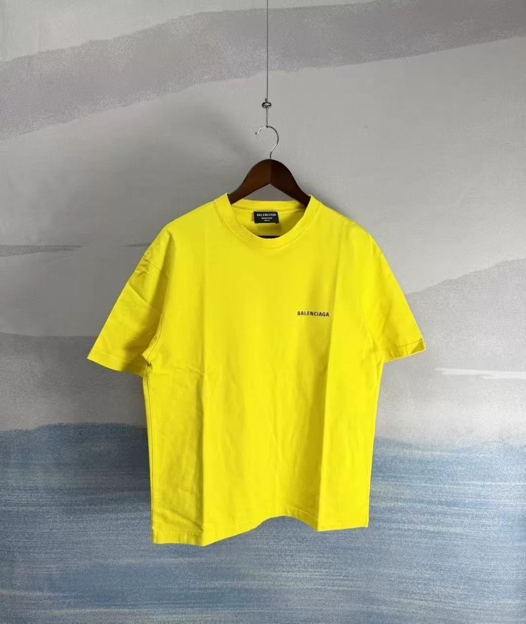 Balenciaga balenciaga yellow logo print short sleeve t-shirt Size US XS / EU 42 / 0 - 1 Thumbnail