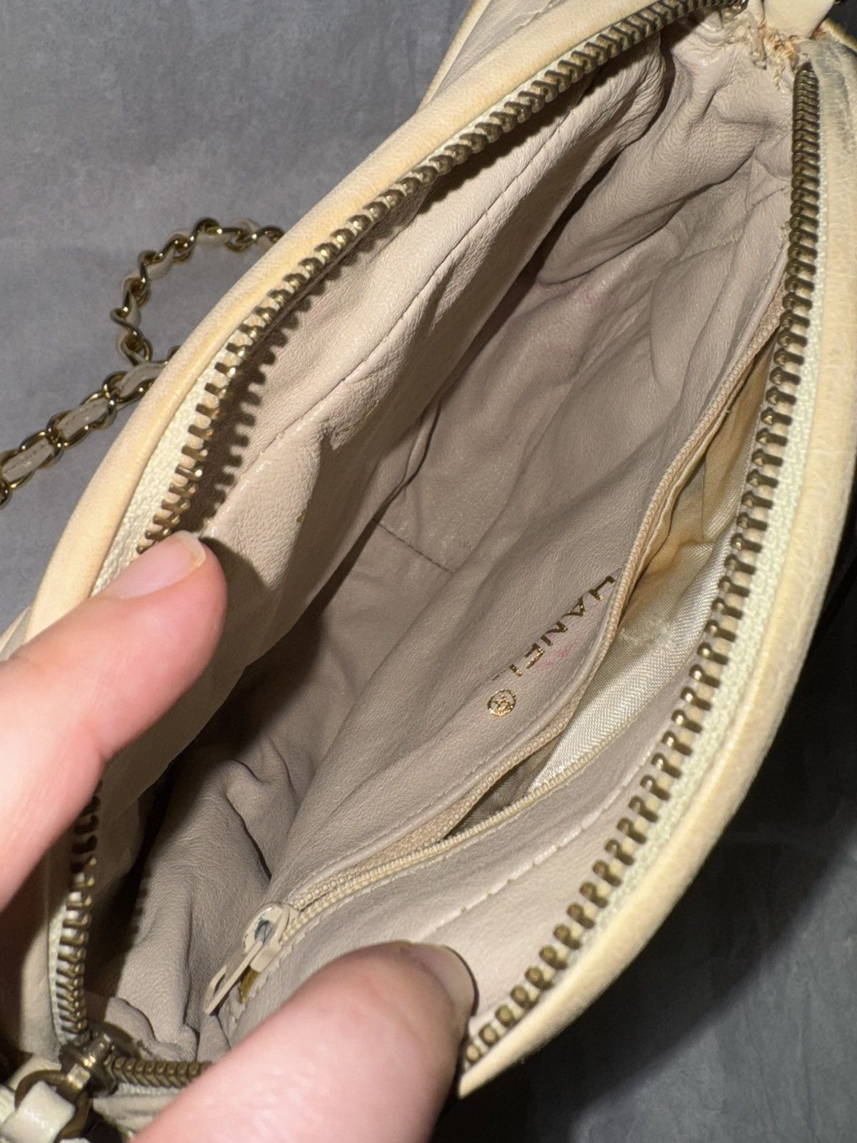 Chanel Vintage Chanel Crossbody Beige Stitched Leather Satin Bag Size ONE SIZE - 13 Thumbnail