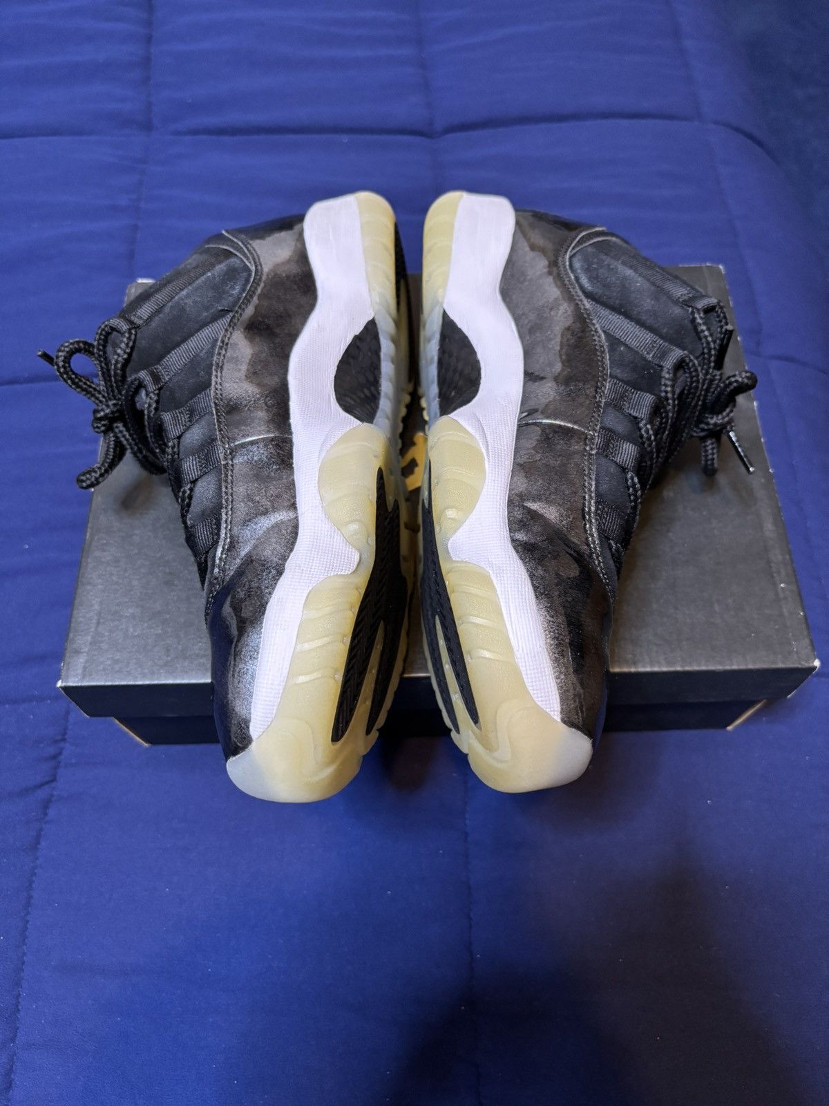 Jordan Brand Jordan 11 Retro Low Barons 2017 Size 10 Size US 10 / EU 43 - 4 Thumbnail