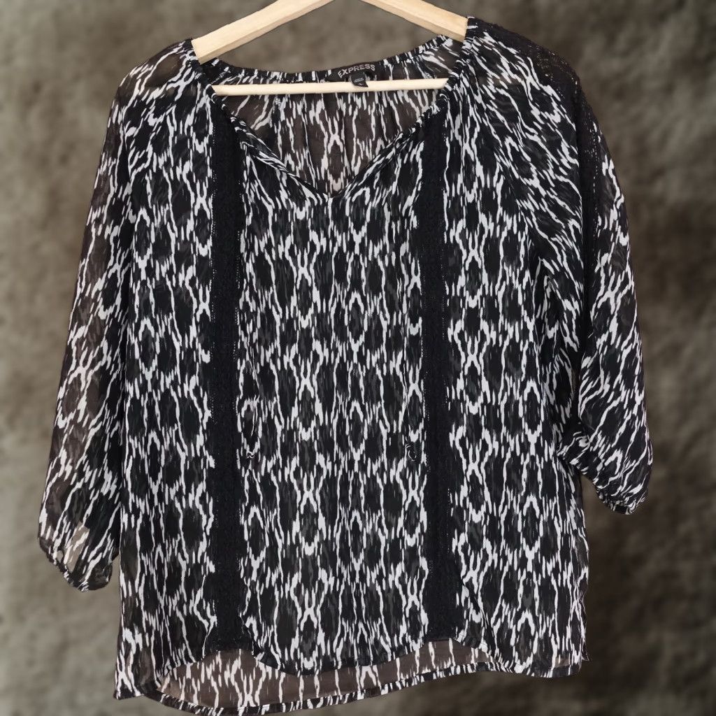 Express EXPRESS BLOUSE WOMENS SZ S BLACK WHITE SHEER SEE THRU GEOMETRIC SMALL Size S / US 4 / IT 40 - 1 Thumbnail