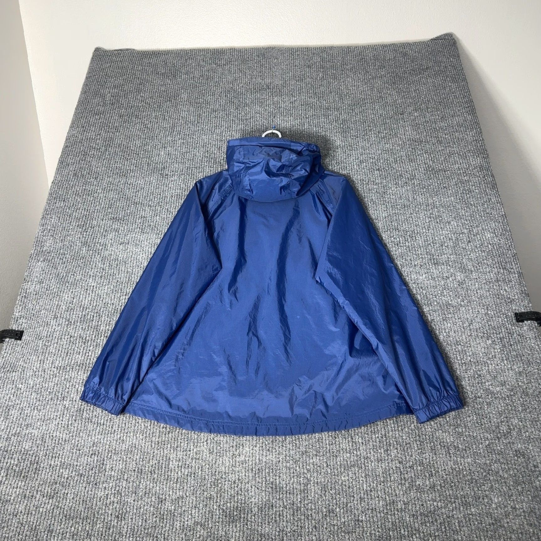 Vintage LL Bean Windbreaker Jacket Womens L Blue Full Zip Hooded Nylon Shell Pockets Outdoors Activewear - Mens/Womens? Size L / US 10 / IT 46 - 3 Thumbnail