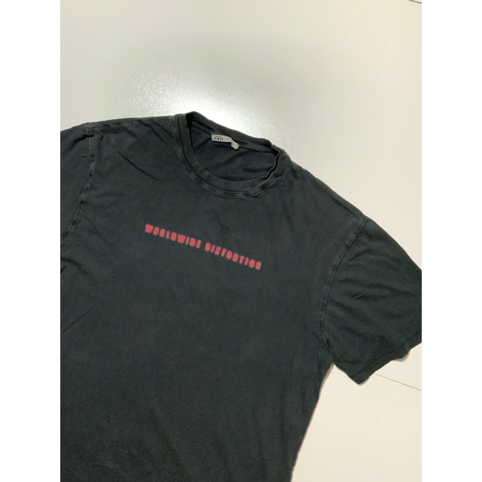 Zara Zara Man Worldwide Distortion NY All Stars Balance S/S Crew T-Shirt M Mens Shirt Dark Grey/Black Size US M / EU 48-50 / 2 - 3 Thumbnail