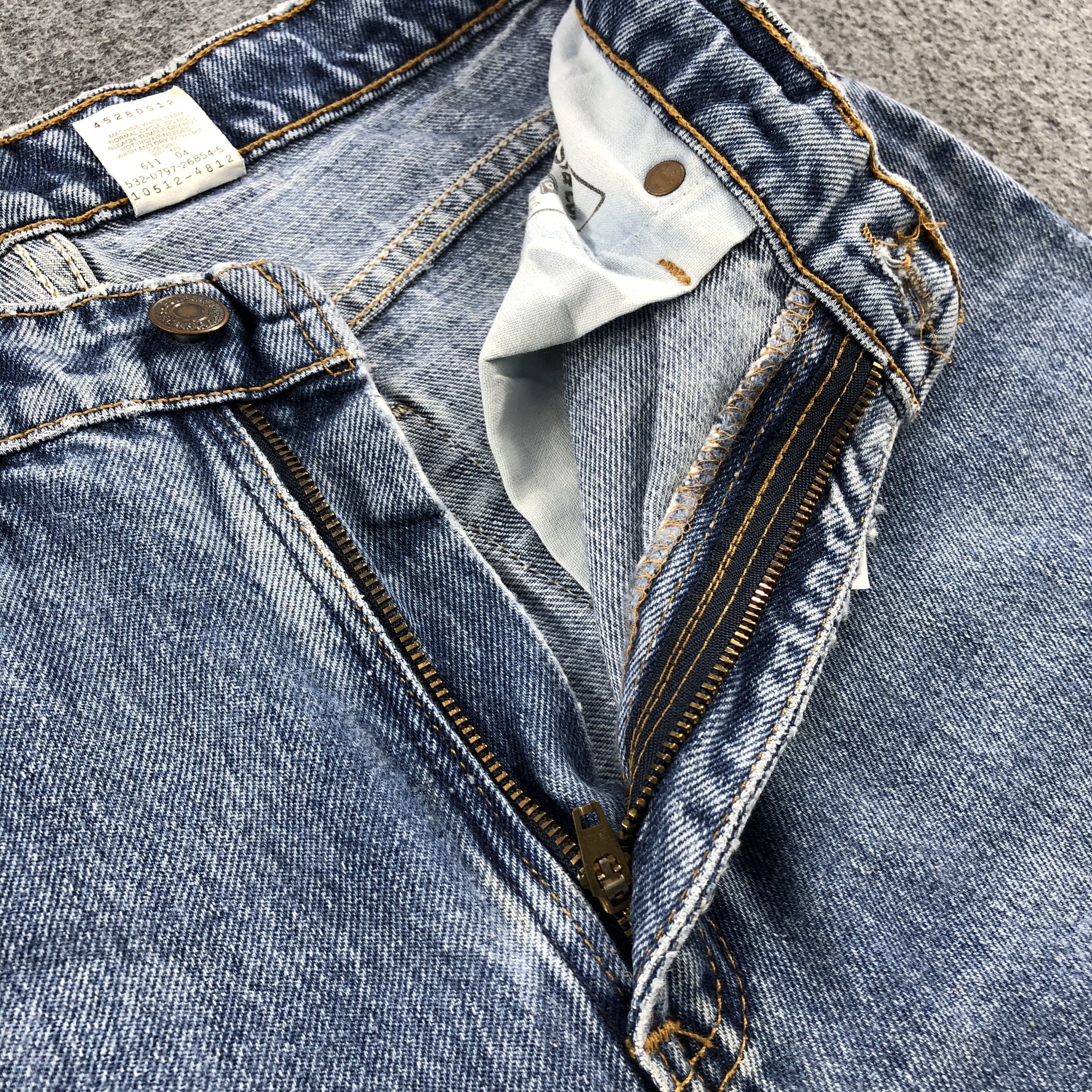 Levi's Vintage Levis 512 Jeans Blue Wash Slim Fit Denim KJ463 Size US 27 - 7 Thumbnail