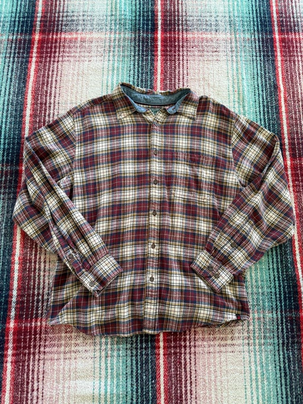 Woolrich Woolen Mills Men's Woolrich Plaid Casual Button Down Shirt L Red Blue Size US L / EU 52-54 / 3 - 1 Thumbnail