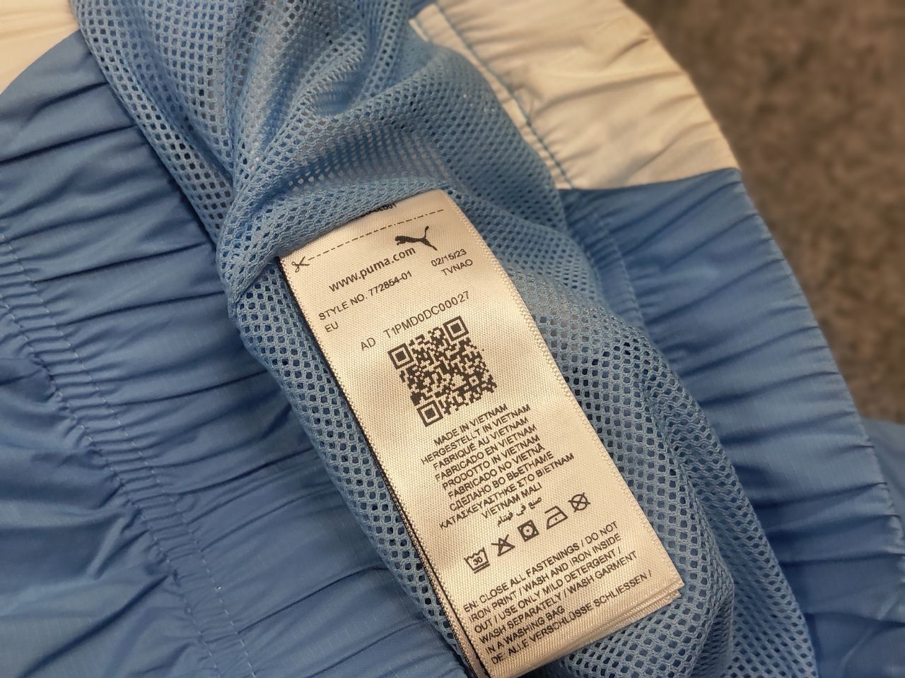 Puma Puma Manchester City Soccer Zip Jacket Blue Hooded Vintage Size US M / EU 48-50 / 2 - 16 Thumbnail