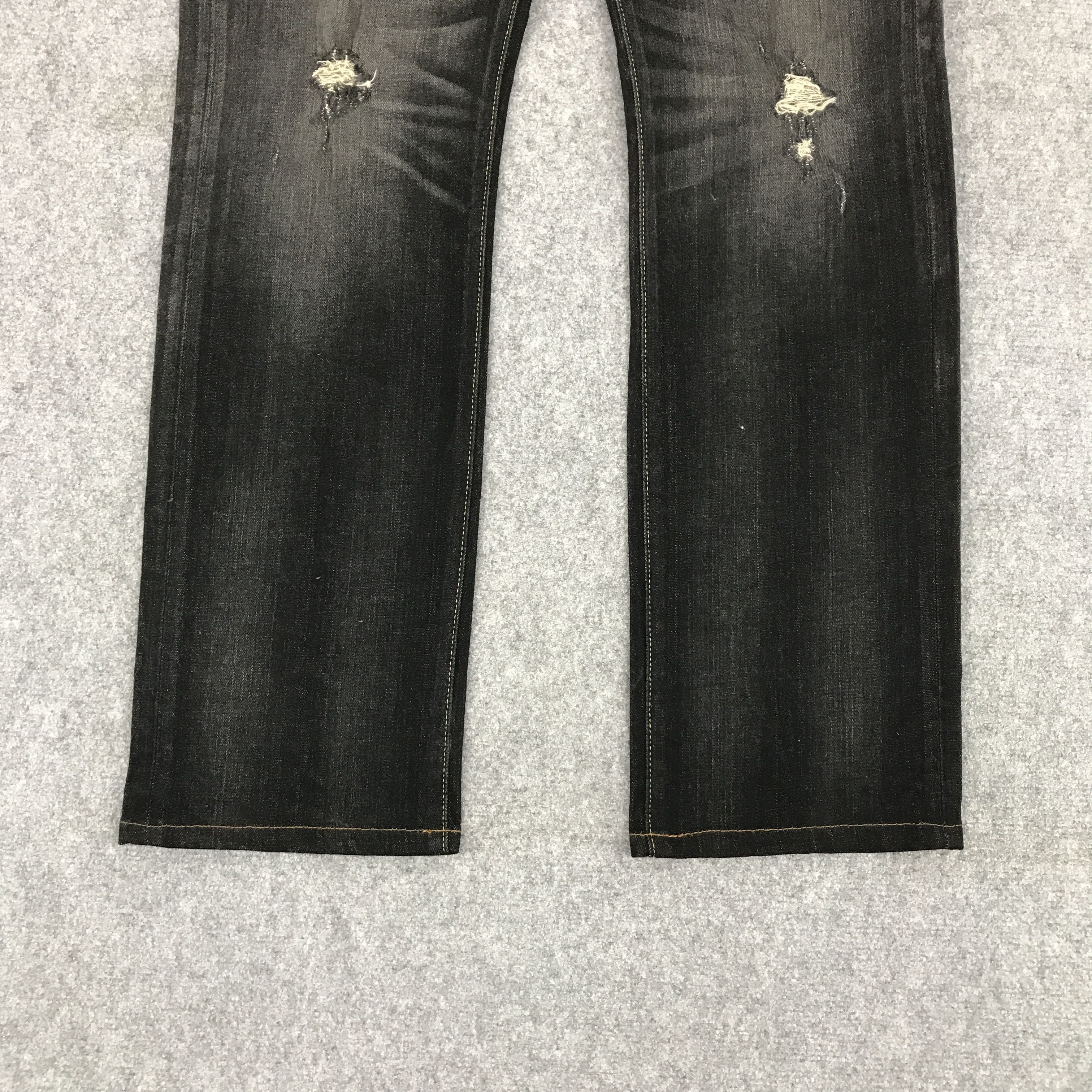 Jun Takahashi × Uniqlo JAPAN BLACK DENIM UNIQLO DISTRESSED DENIM PANTS Size US 34 / EU 50 - 4 Thumbnail