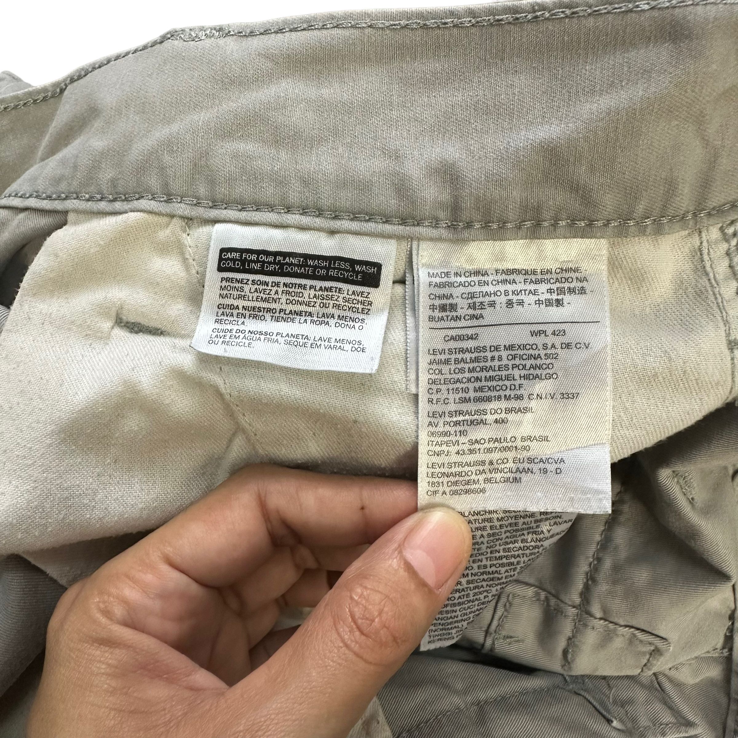 Levi's LEVIS CARGO SHORTS PANT #8517-012 Size US 36 / EU 52 - 7 Thumbnail