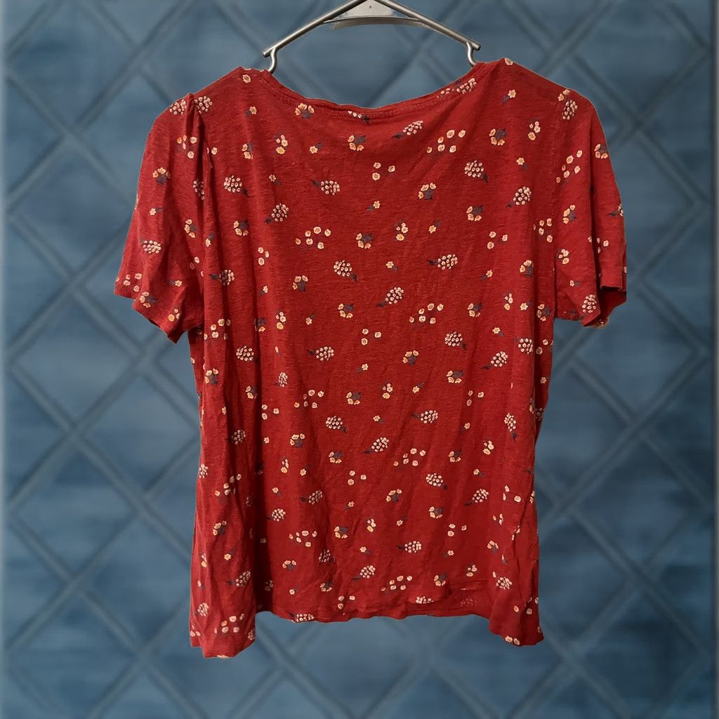 Loft Loft Red Floral 100% Linen Short Sleeve Tee Blouse Size Medium Size S / US 4 / IT 40 - 1 Thumbnail