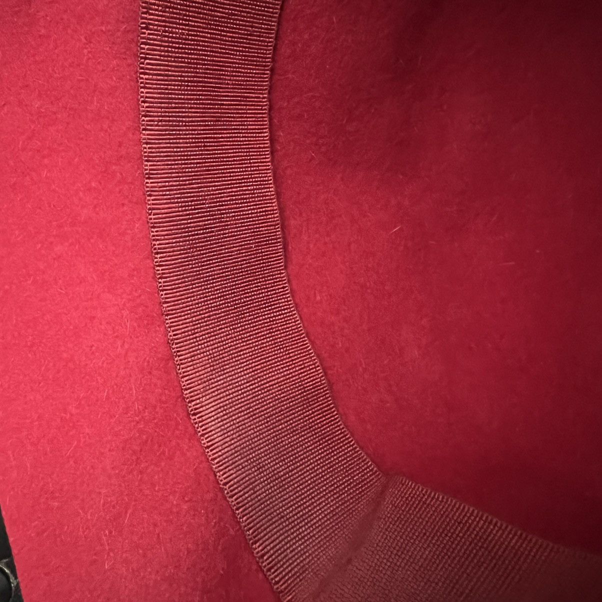 Giorgio Armani Giorgio Armani Cloche Hat Women 57 Red Rabbit Hair Italy Size ONE SIZE - 12 Thumbnail