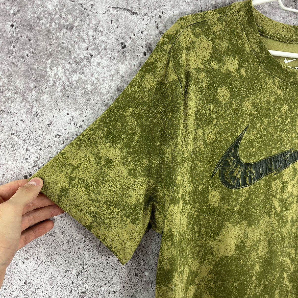 Japanese Brand × Nike Nike T-Shirt Ac/DC Style Back Logo Camo Big Swoosh Size L Size US L / EU 52-54 / 3 - 5 Thumbnail