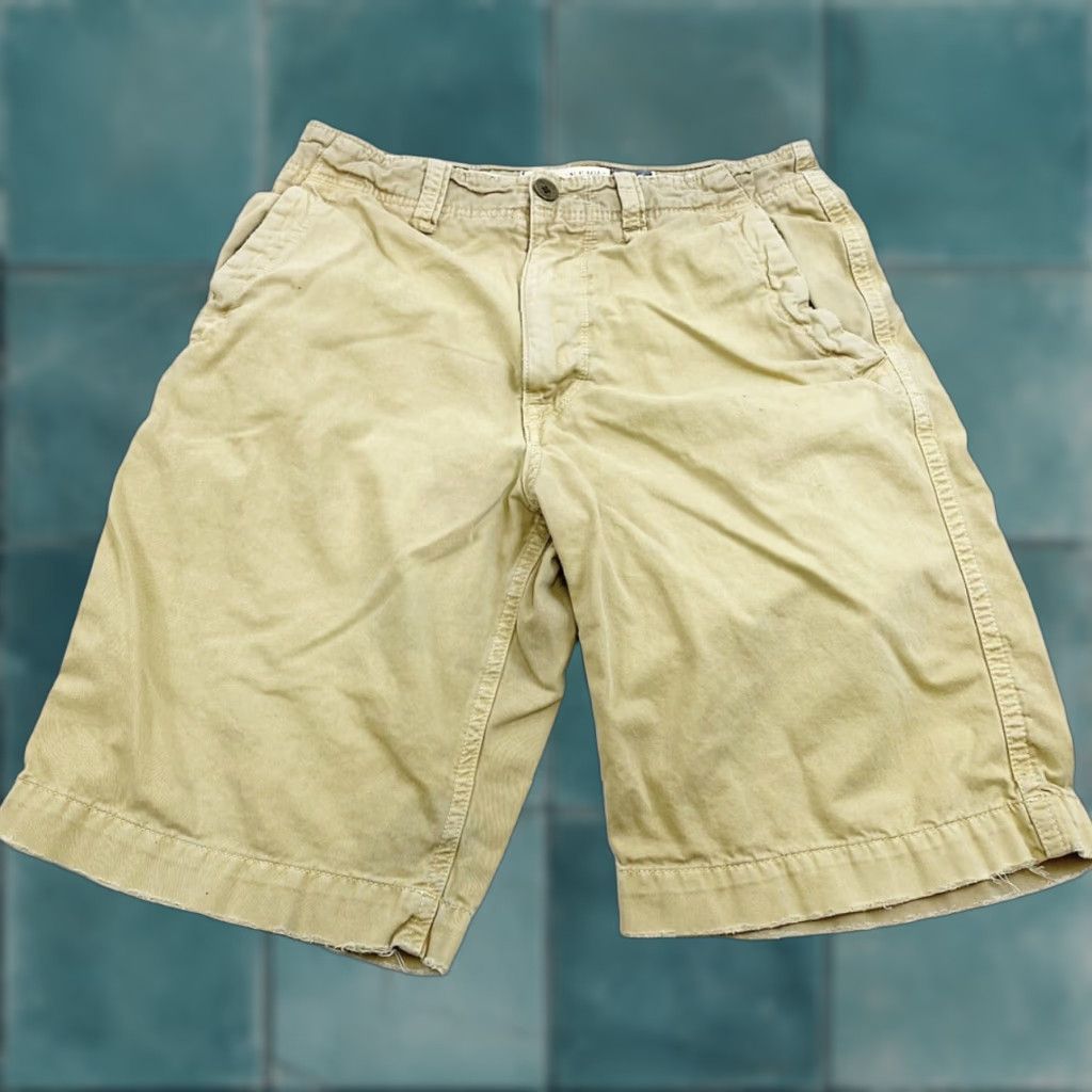 American Eagle Outfitters American Eagle Shorts Mens 30 Khaki Chino Size US 30 / EU 46 - 1 Thumbnail