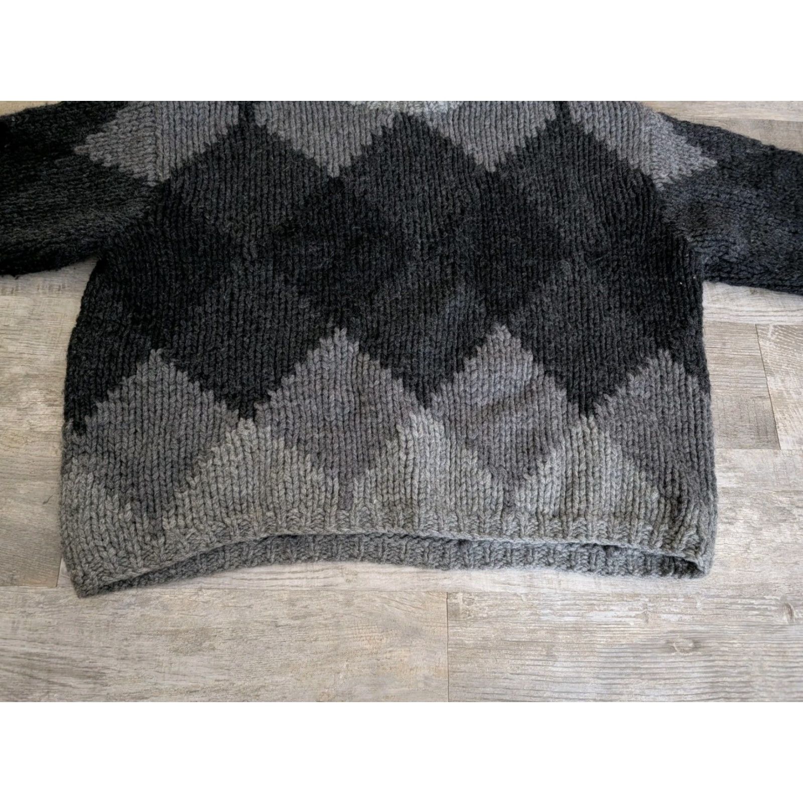 J.Crew J.CREW Men's Oarsman Fair Isle 100% Wool Sweater Diamond Pattern Black Gray L Crew Neck Pullover Winter Heavyweight Knit Knitwear Baggy? Size US L / EU 52-54 / 3 - 5 Thumbnail