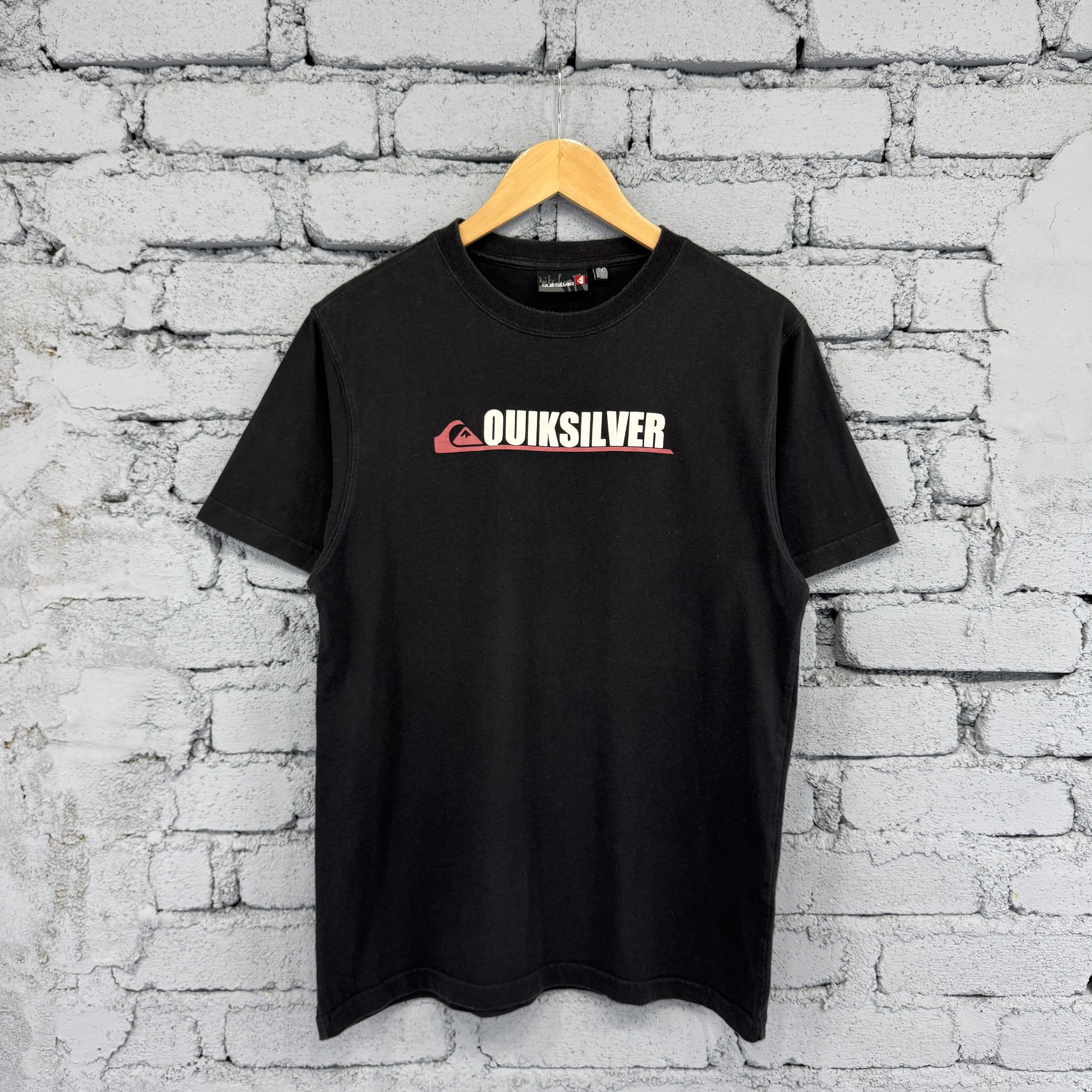 Quiksilver Quicksilver Surfing Box Logo Sunfaded Tshirt Size US M / EU 48-50 / 2 - 1 Thumbnail