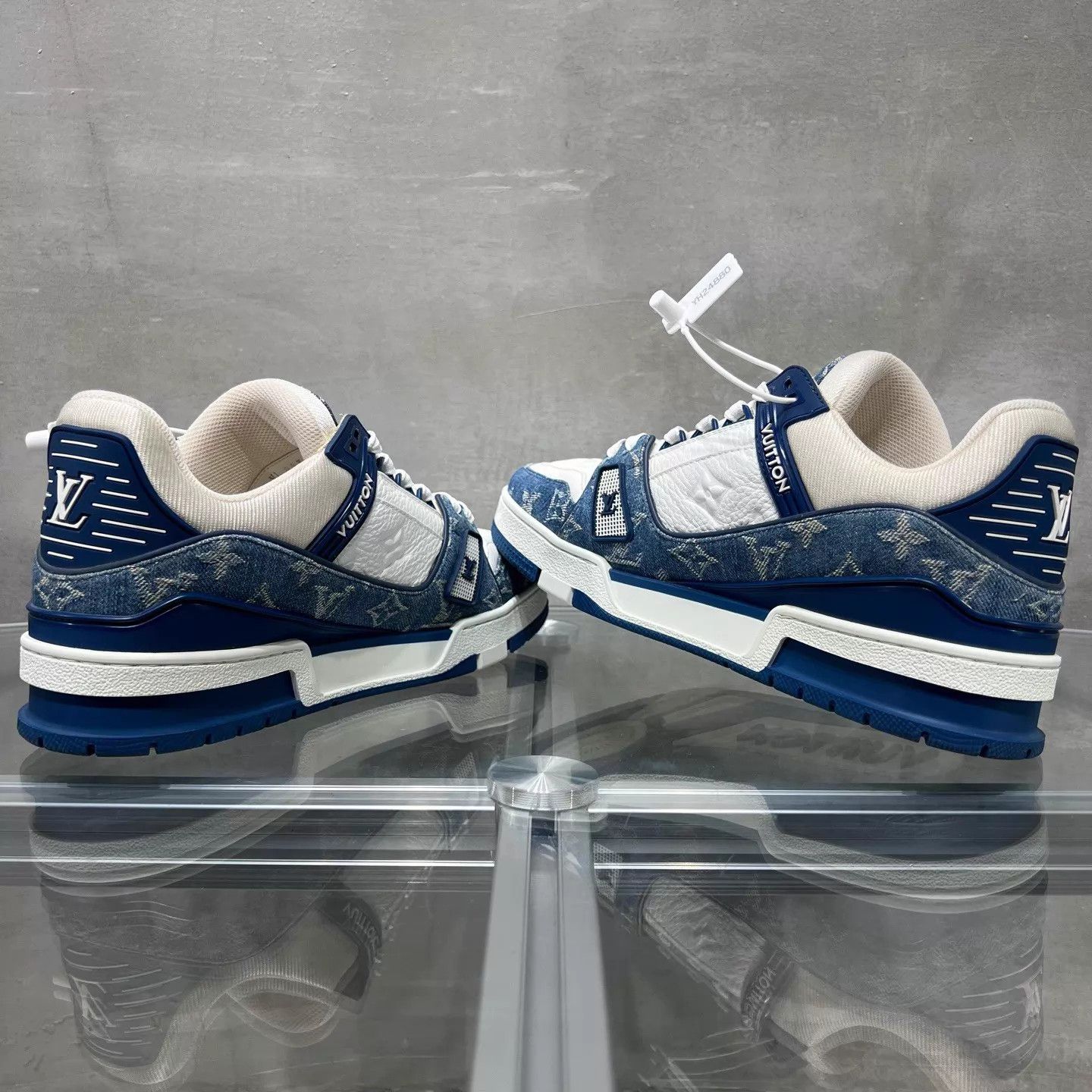 Louis Vuitton LV Trainer white blue denim UK6 40 Size US 7 / EU 40 - 5 Thumbnail