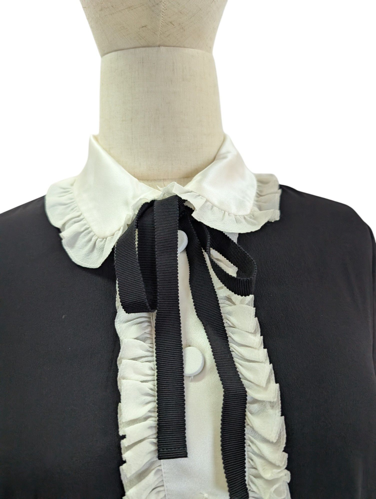 Gucci Gucci Black Silk Blouse With Whitefrill Trim Size M / US 6-8 / IT 42-44 - 3 Thumbnail