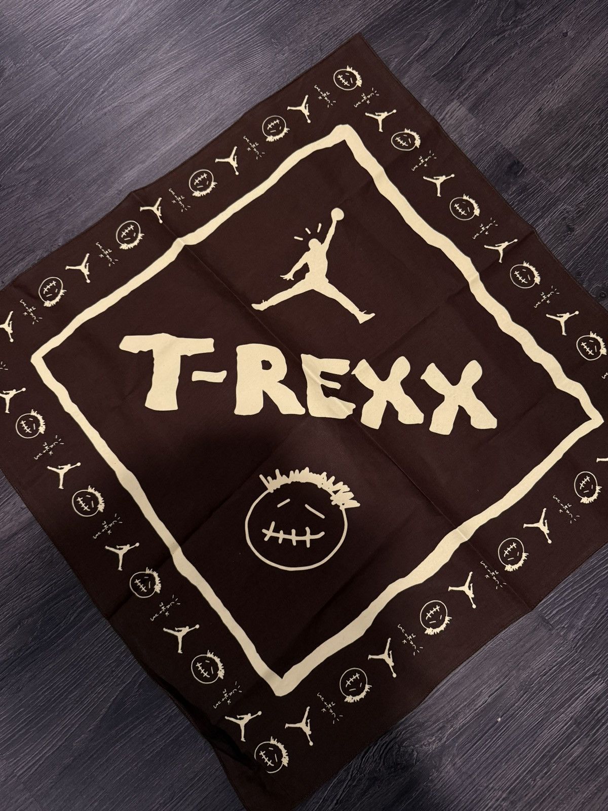 Jordan Brand × Travis Scott Travis Scott x Jordan brand “cactuscon” t-rexx bandana Size ONE SIZE - 2 Thumbnail