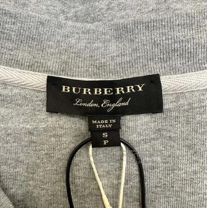 Burberry Burberry Gray Striped Cropped Sweatshirt for Women. Size S / US 4 / IT 40 - 6 Thumbnail