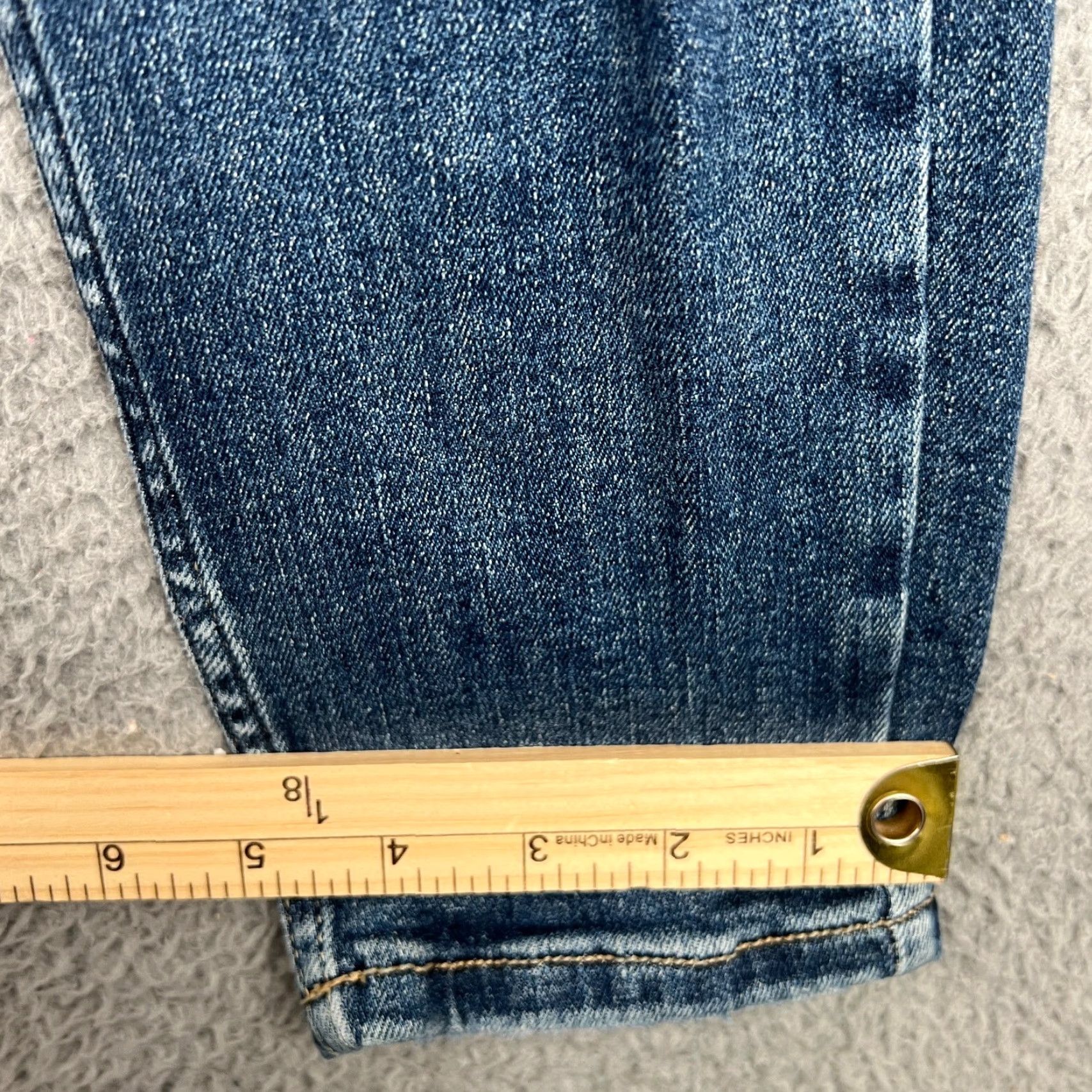 Vintage We The Free High Rise Mom Jeans Slim Straight Distressed Denim Blue 29 Women's Jeans 5-Pocket Denim Distressed Straight Fit Vintage? No Size 29" - 2 Thumbnail