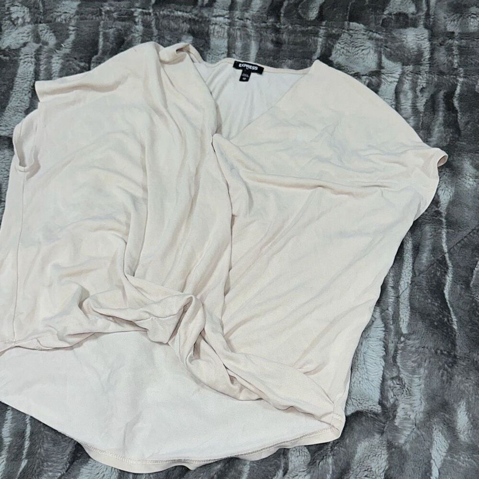 Express Express Tan Drape Front V-Neck Top | Sz XS Size XS / US 0-2 / IT 36-38 - 4 Thumbnail