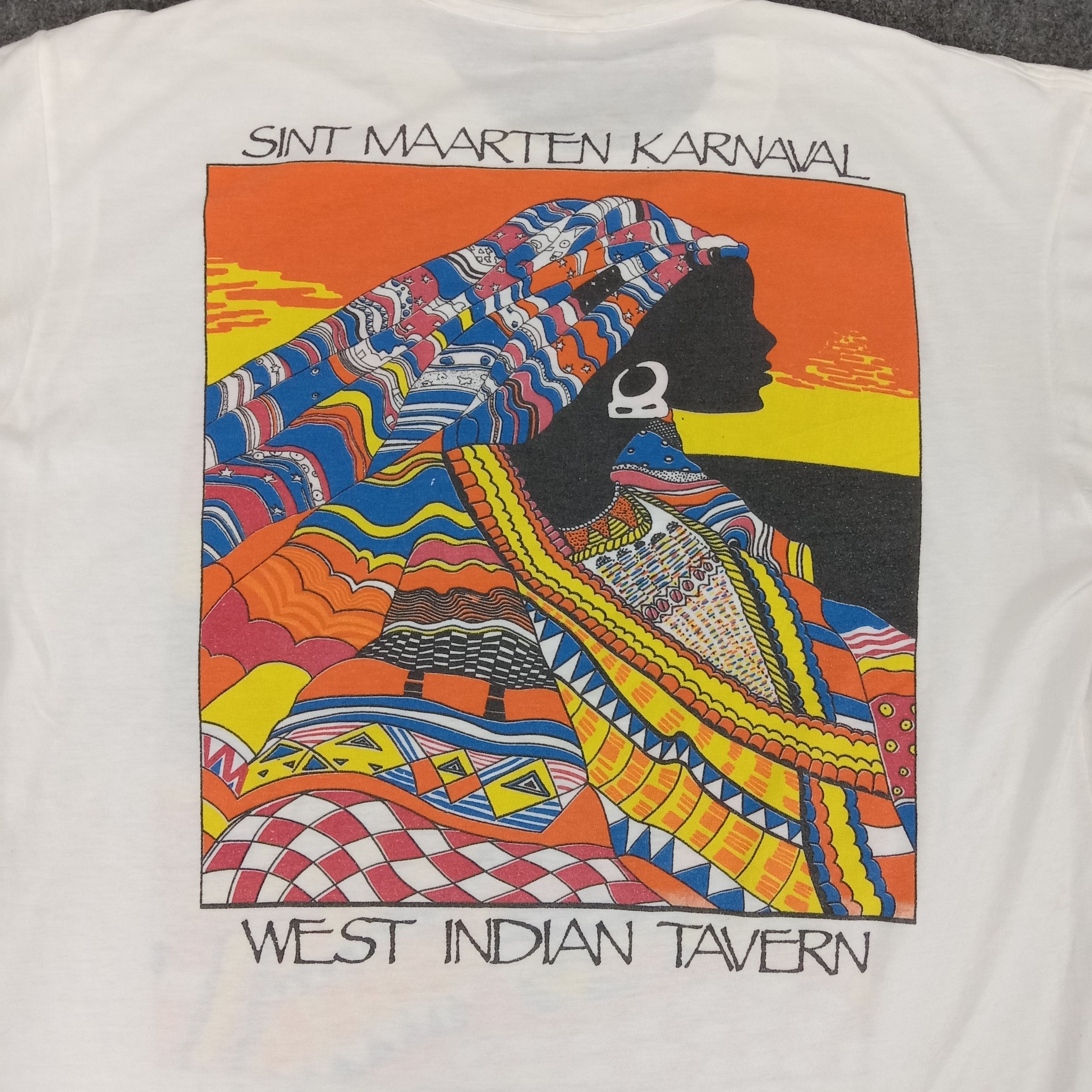 Vintage Guavaberry Sint Maarten Karvanal Artist Tshirt Size US L / EU 52-54 / 3 - 7 Thumbnail