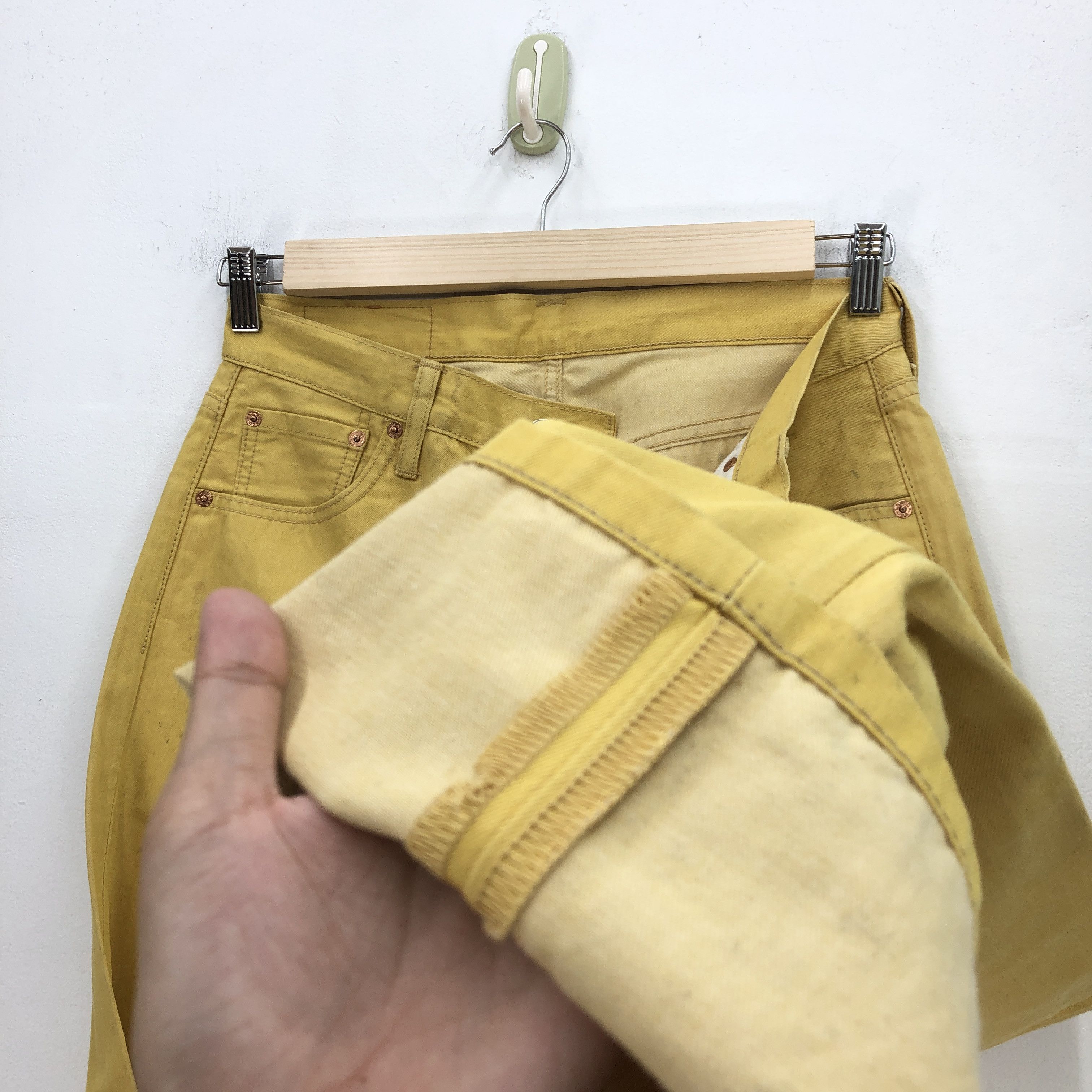 Levi's Vintage Levis 501 Jeans Levi's Denim Yellow Colour Pants Size 30" / US 8 / IT 44 - 8 Thumbnail
