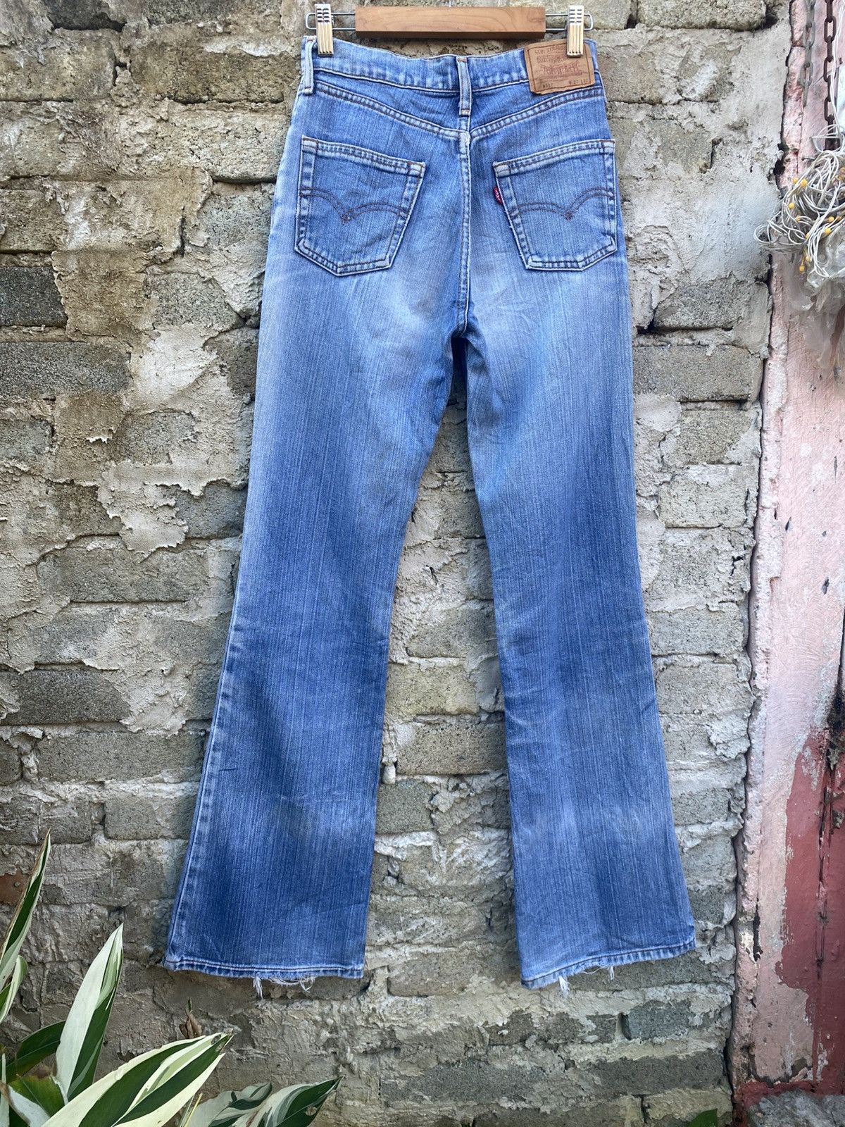 Levi's Levi's W557 Flare Distressed Vintage Jeans Size 26" / US 2 / IT 38 - 4 Thumbnail