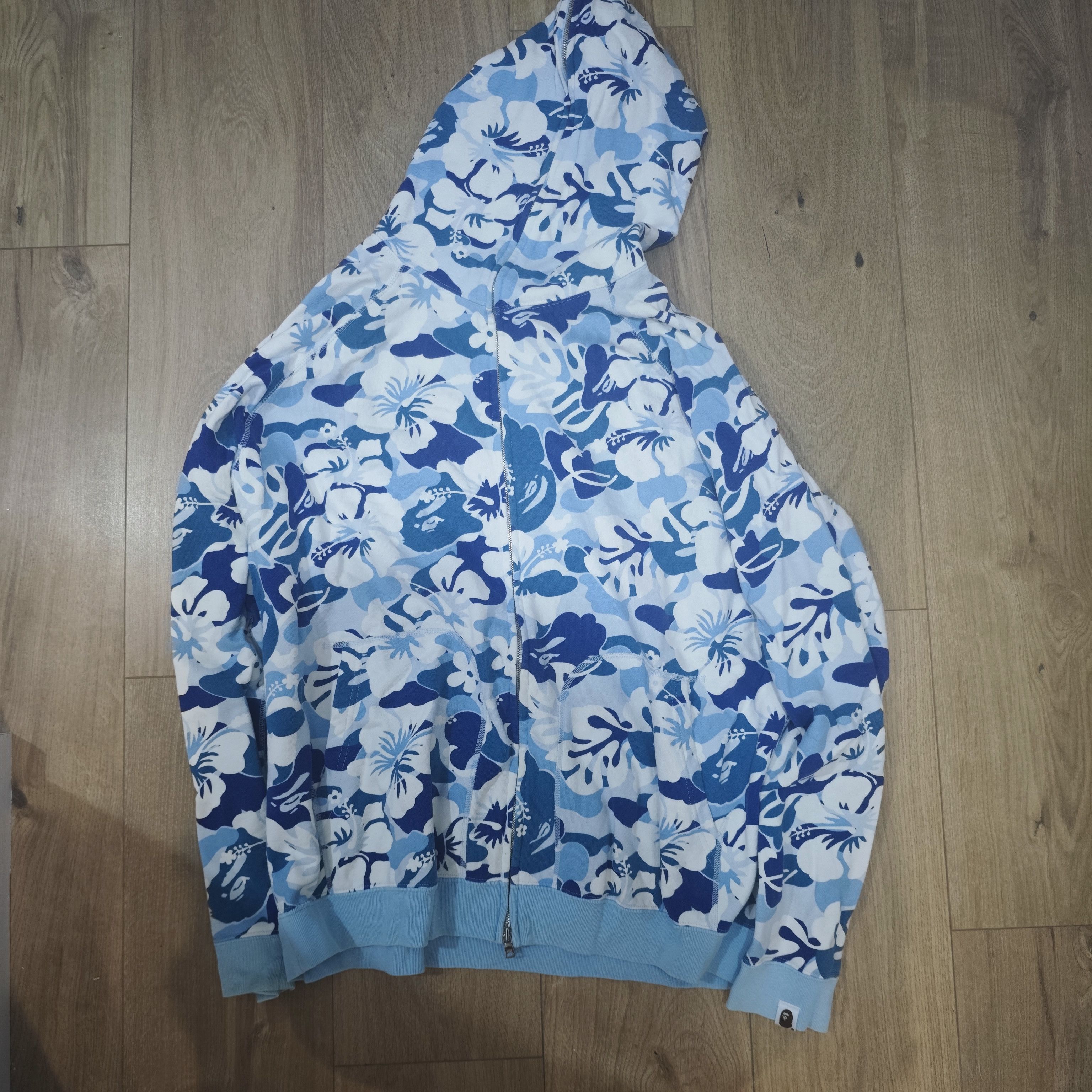Bape Vintage Y2K Bape Aloha Hibiscus Camo Fullzip Hoodie Size US XL / EU 56 / 4 - 1 Thumbnail