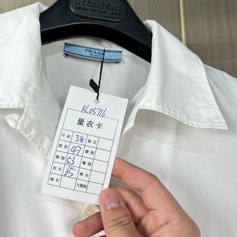 Prada Size 38 Triangle standard short-sleeved shirt 2504-