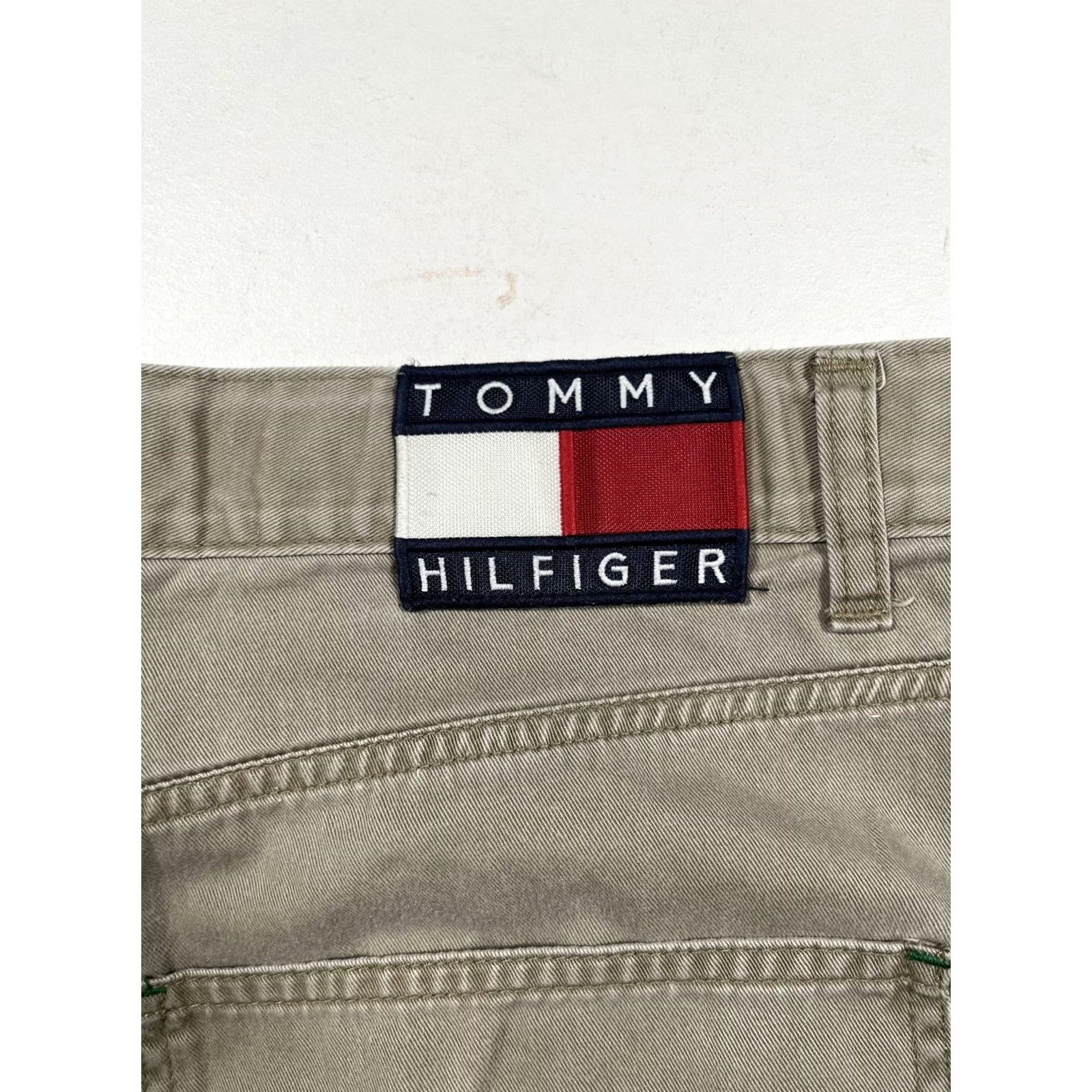 Tommy Hilfiger VINTAGE Tommy Hilfiger Pants Mens 38x32 Khaki Cargo Pockets Tommy Jeans Pants Size US 38 / EU 54 - 4 Thumbnail