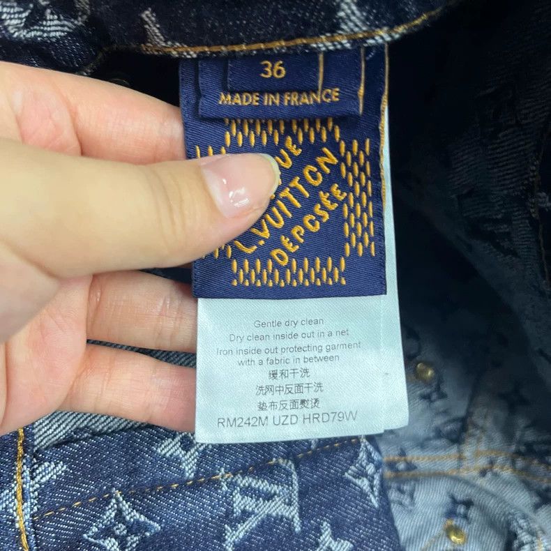 Louis Vuitton Louis Vuitton 24 Black Logo Jacquard Mid-Rise Button Strai Size US 36 / EU 52 - 3 Thumbnail